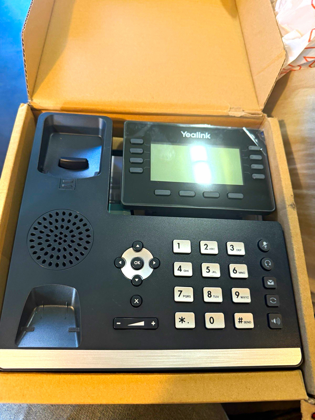 Yealink SIP-T53W IP Phone 12-Line PoE Bluetooth Wireless Black