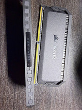 Corsair Dominator Platinum 32GB (2x16GB) DDR4-3200 DIMM ECC CMT32GX4M2C3200C16 picture