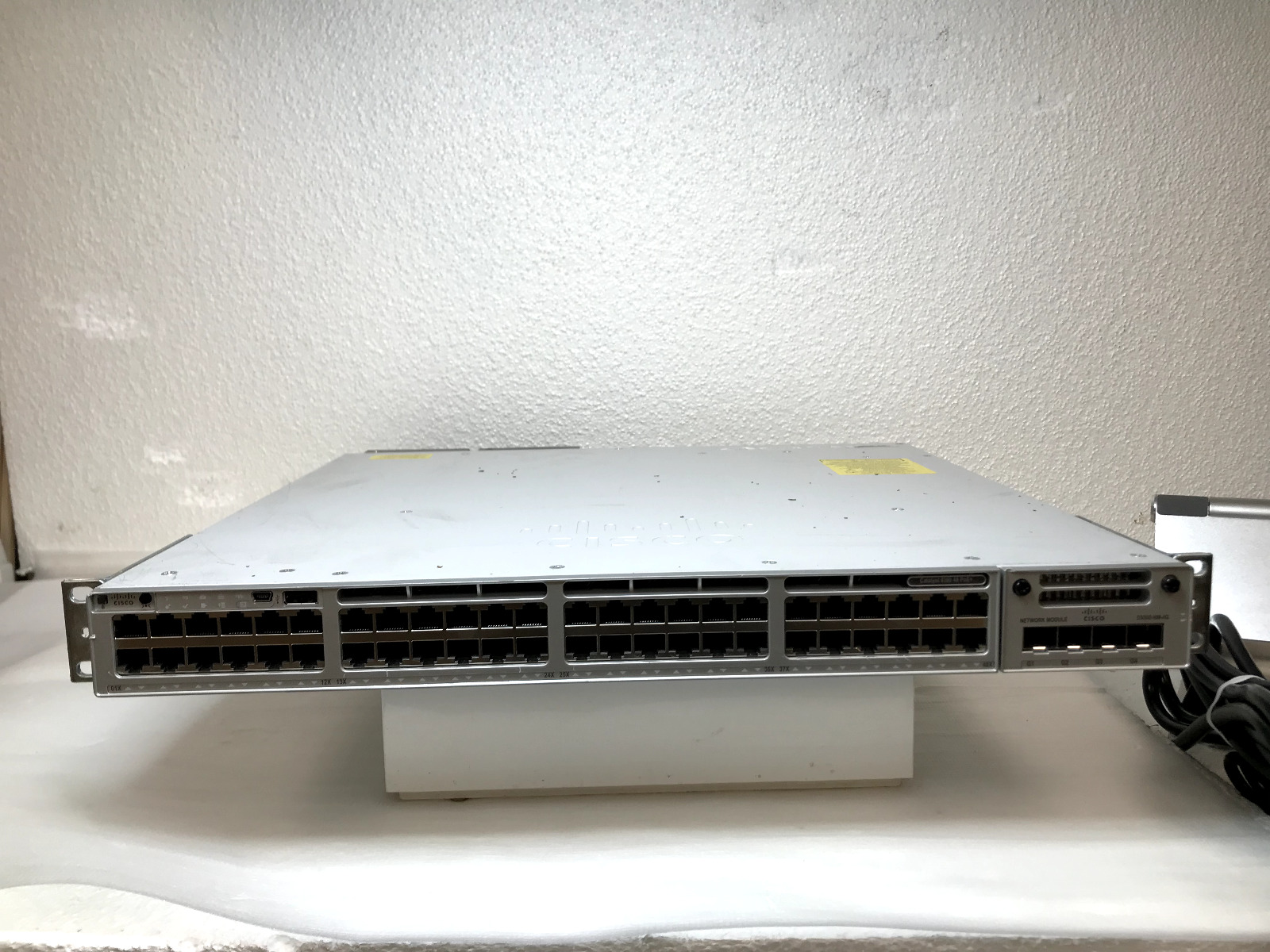 Cisco C9300-48P-A Cisco Catalyst 9300 Series with Switch Dual Power ...