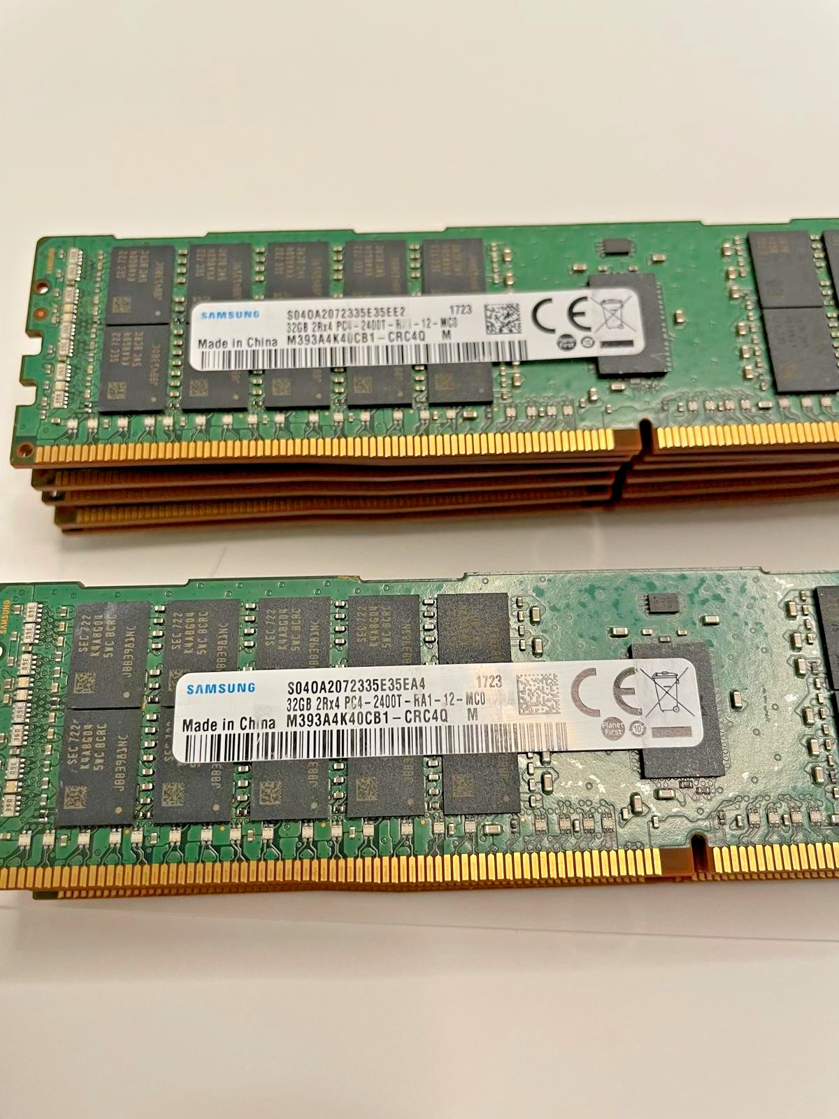 M393A4K40CB1-CRC SAMSUNG 32GB (1X32GB) 2RX4 PC4-2400T DDR4-2400T MEMORY