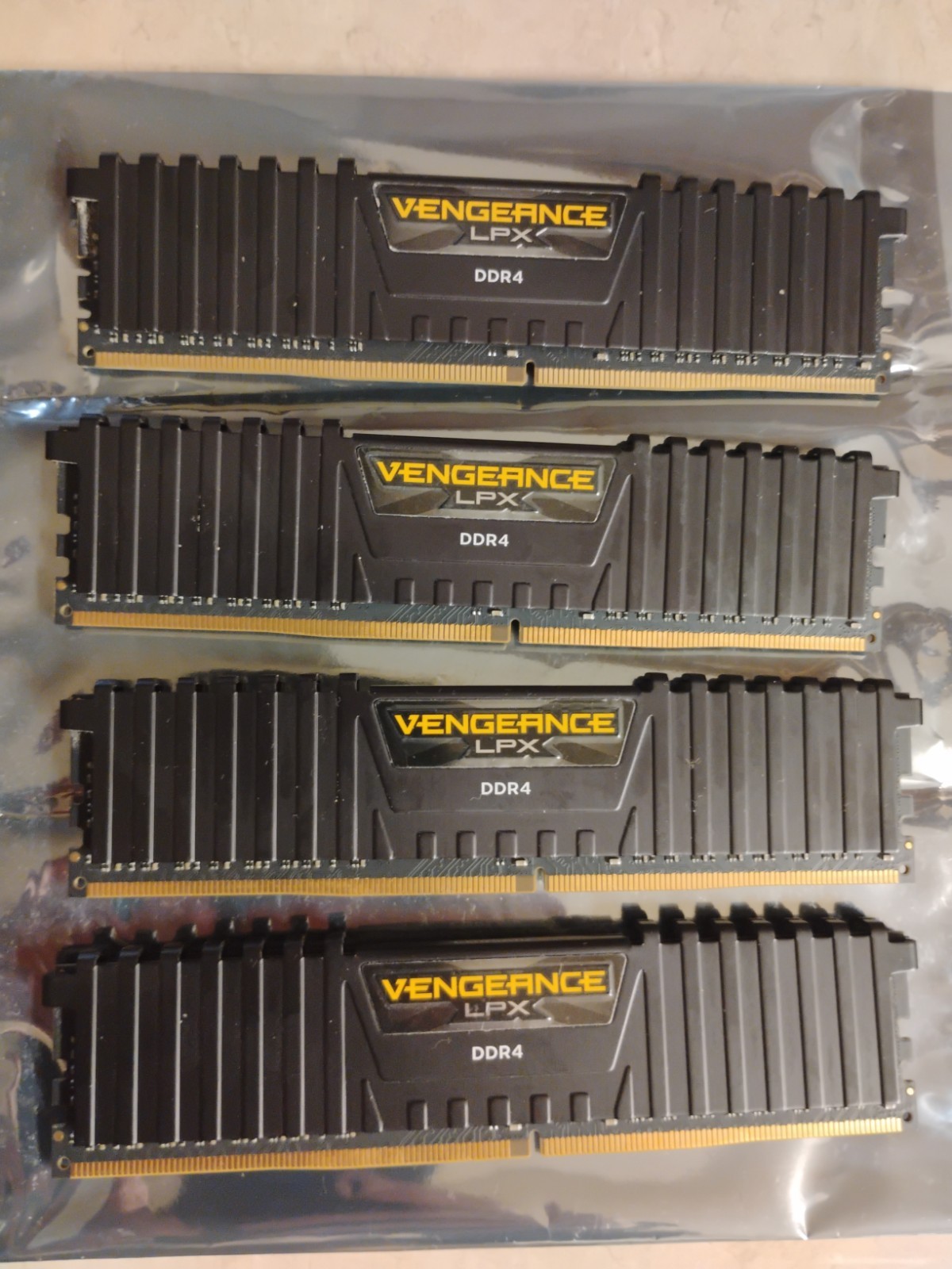 Corsair Vengeance LPX 32GB (4 x 8GB) PC4-28800 (DDR4-3600) C18 1.35V Memory -...