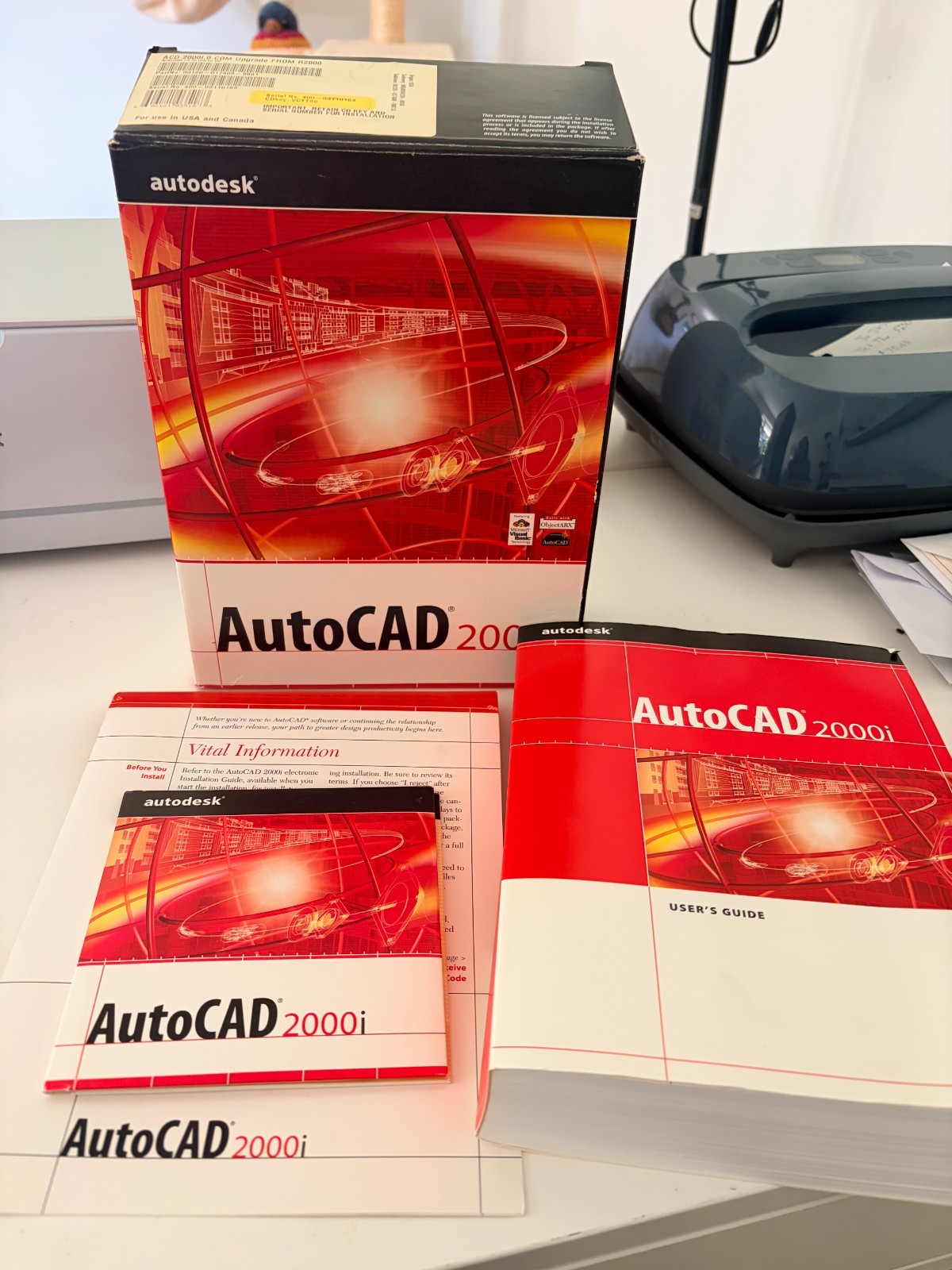 Vintage AutoCAD 2000i Upgrade Boxed CD & Key Code Vintage AutoCAD 2000i Upgrade Boxed CD & Key Code