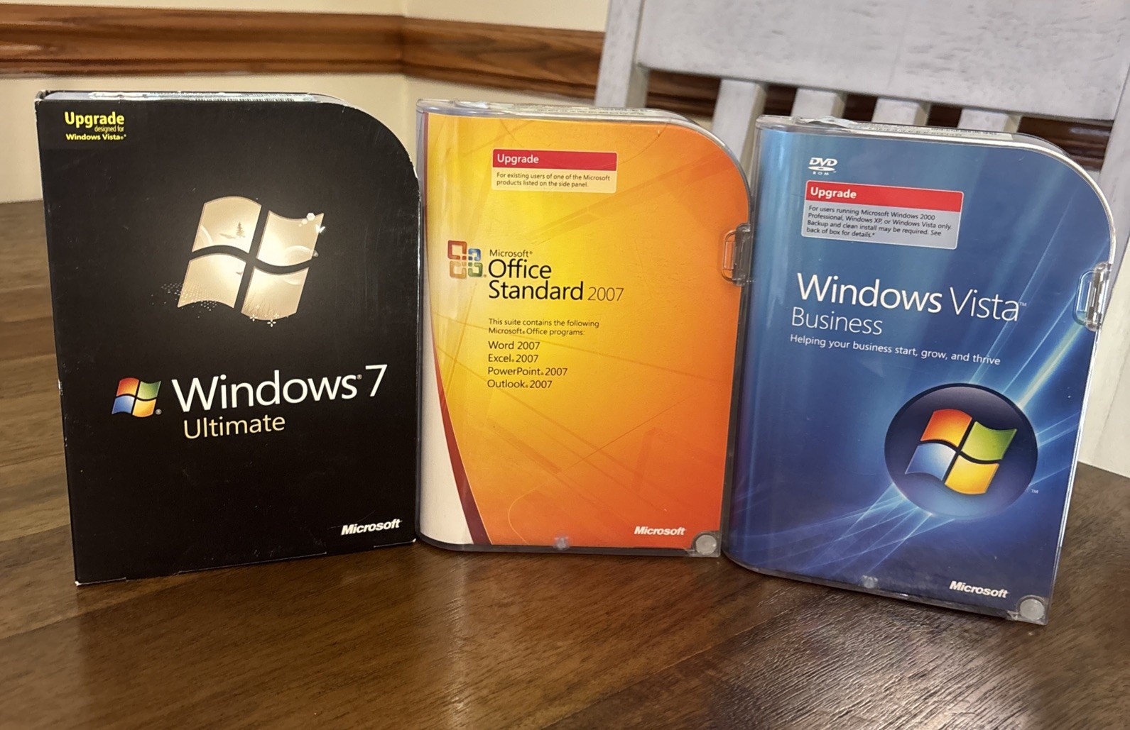 3 Microsoft Windows 7 Ultimate, Office 2007, Windows Vista Business Vintage