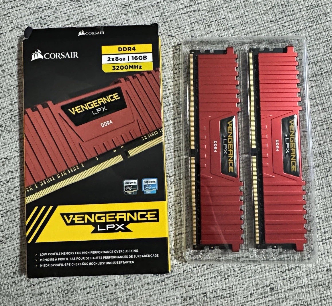 Corsair Vengeance LPX 16GB (2x8GB) 3200MHz DDR4 - Red  - Excellent Condition