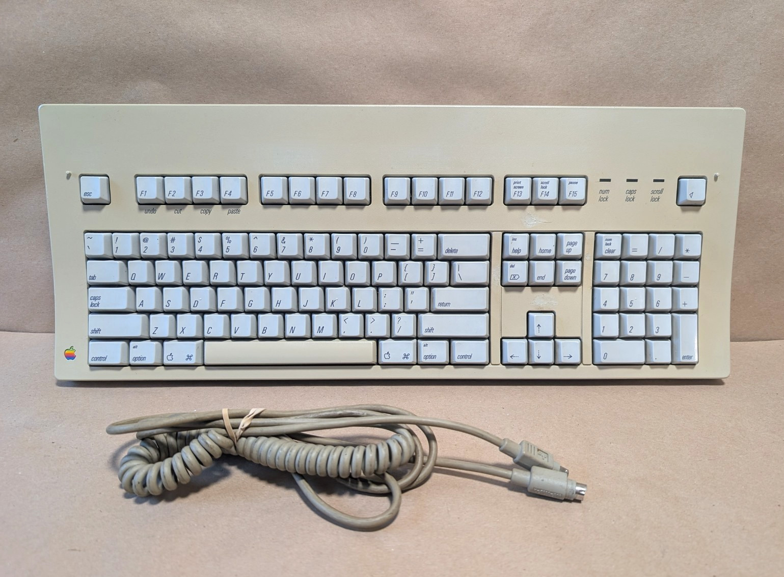 π¨ Vintage Apple Extended Keyboard M0115 w/ Cable - UNTESTED FOR PARTS π¨ Vintage Apple Extended Keyboard M0115 w/ Cable - UNTESTED FOR PARTS