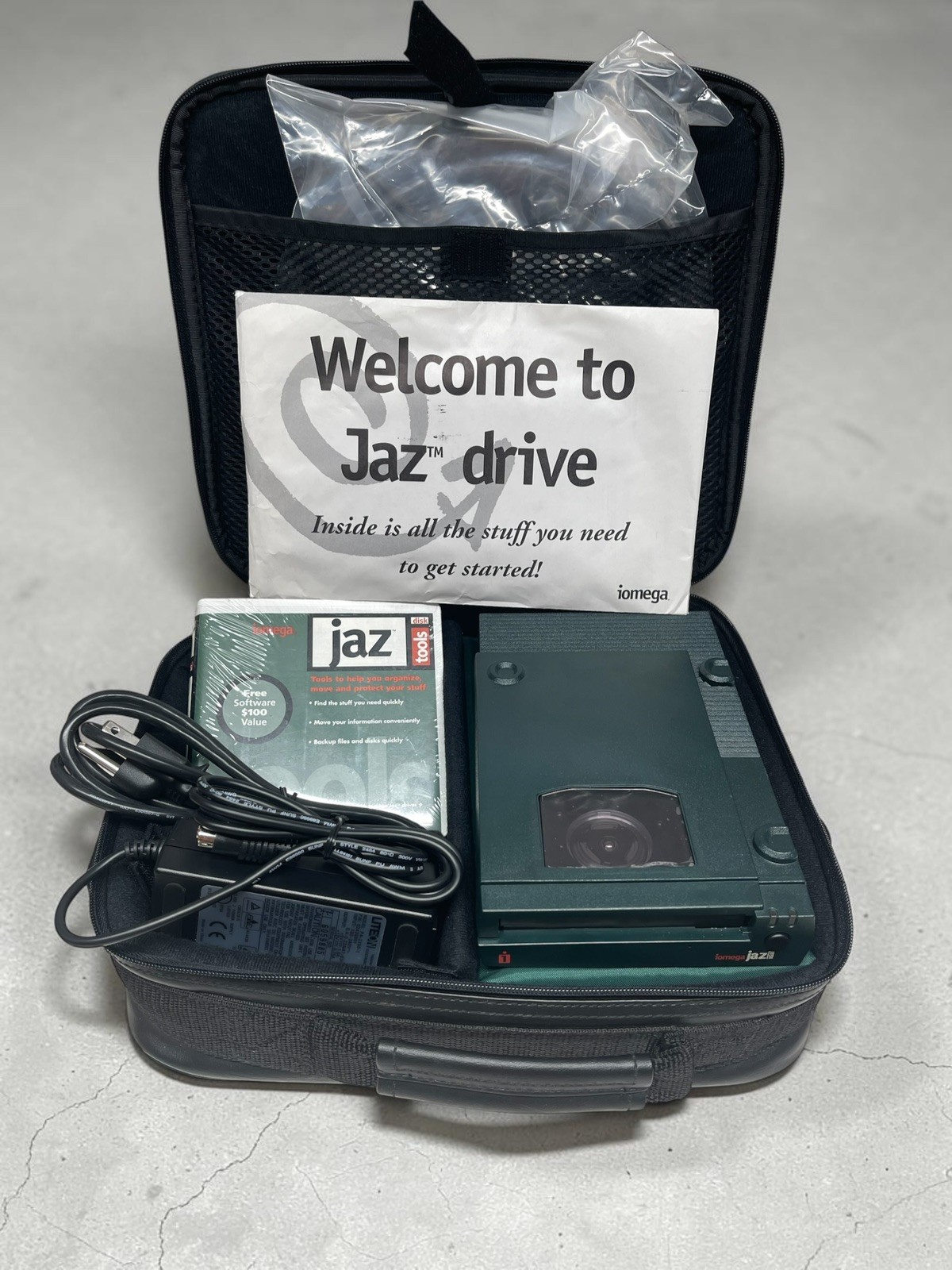 Vintage Iomega Jaz 1GB Drive V1000S w/SCSI Cable & Leather Carrying Case Bundle Vintage Iomega Jaz 1GB Drive V1000S w/SCSI Cable & Leather Carrying Case Bundle