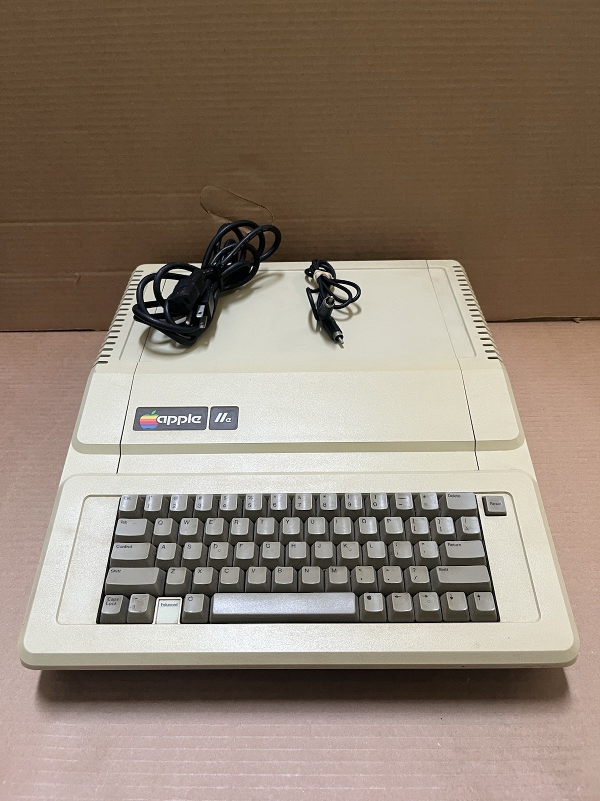 Apple IIe Vintage Computer Model A2S2064 motherboard+7 card+2 cords untested Apple IIe Vintage Computer Model A2S2064 motherboard+7 card+2 cords untested