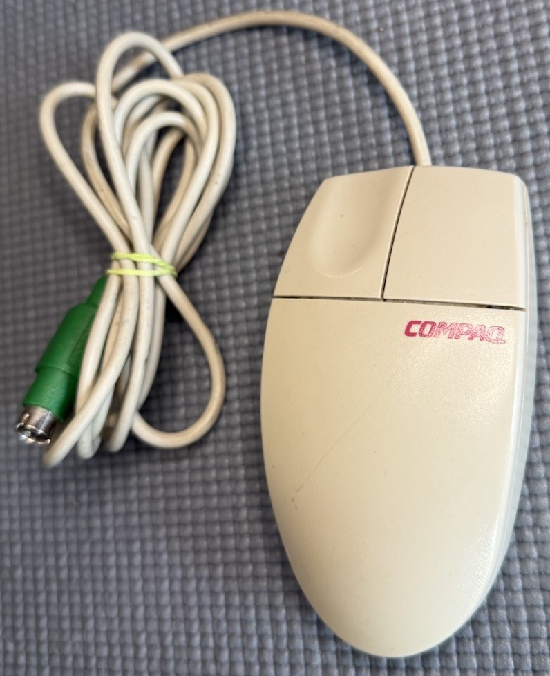 Vintage Compaq M-S34 PS/2 Wired Ball Mouse Beige P/N 141189-401 (UNTESTED) Vintage Compaq M-S34 PS/2 Wired Ball Mouse Beige P/N 141189-401 (UNTESTED)