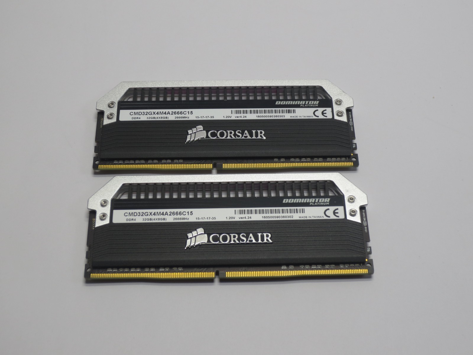 Corsair Dominator Platinum 16GB (2x8GB)PC4-21300 DDR4 2666MHz CMD32GX4M4A2666C15 Corsair Dominator Platinum 16GB (2x8GB)PC4-21300 DDR4 2666MHz CMD32GX4M4A2666C15