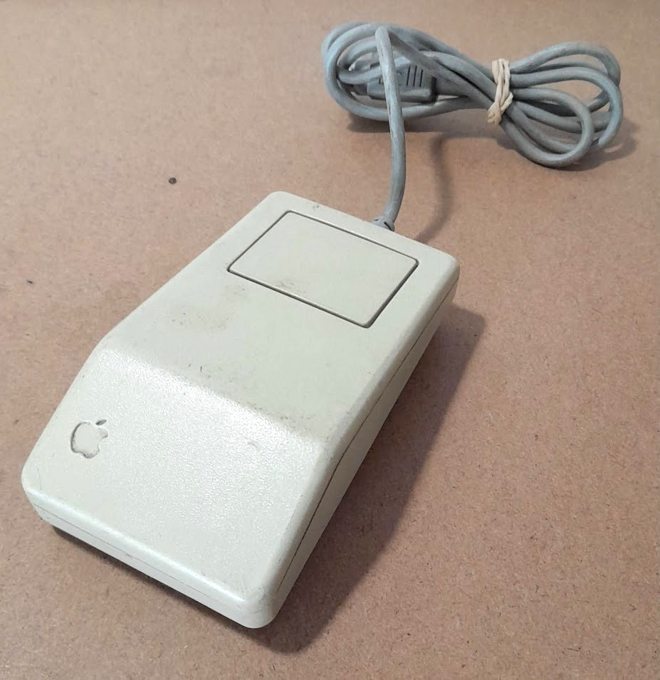 Apple Vintage Beige Desktop Apple IIe Macintosh Computer Mouse A9M0331