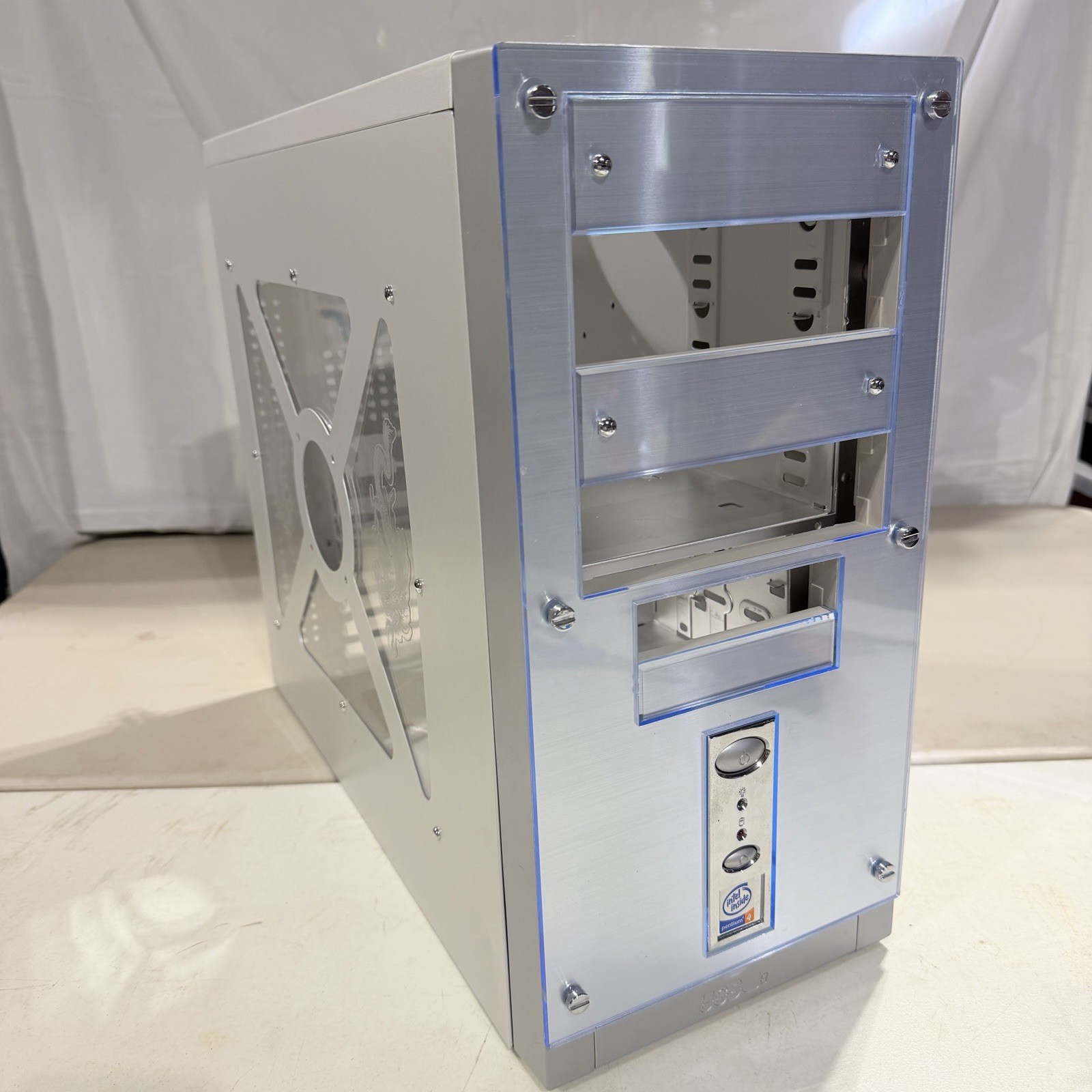 Vintage Raidmax Galaxy ATX-988 Sleeper Mid PC Case Only Retro Gaming Silver Blue Vintage Raidmax Galaxy ATX-988 Sleeper Mid PC Case Only Retro Gaming Silver Blue