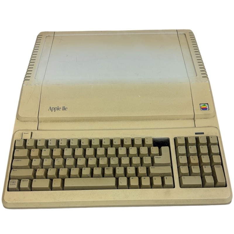 Apple IIe Platinum 128k Computer A2S2128 ~ Powers On Apple IIe Platinum 128k Computer A2S2128 ~ Powers On