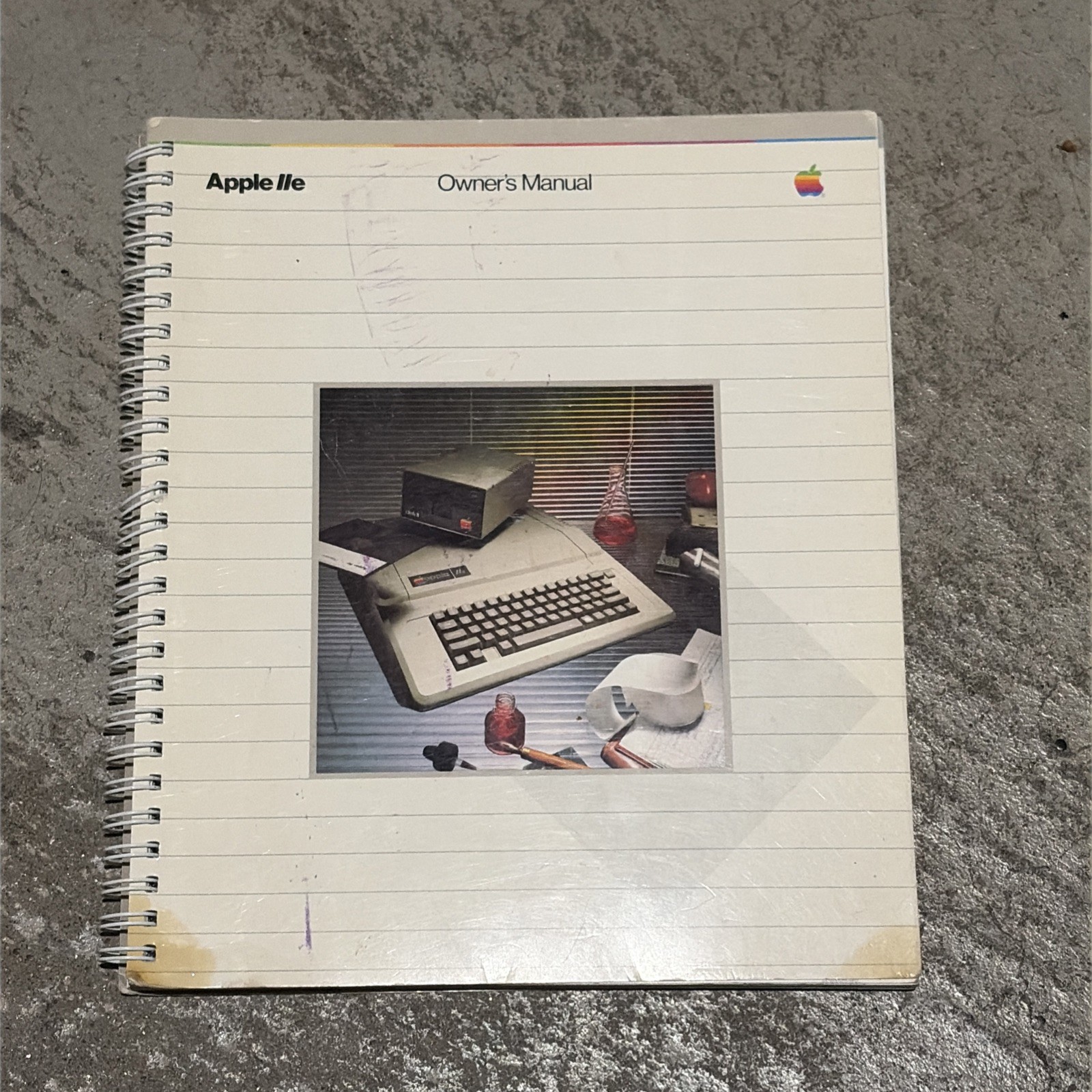 Vintage Apple IIe Computer Owner's Manual Official Vintage Apple IIe Computer Owner's Manual Official