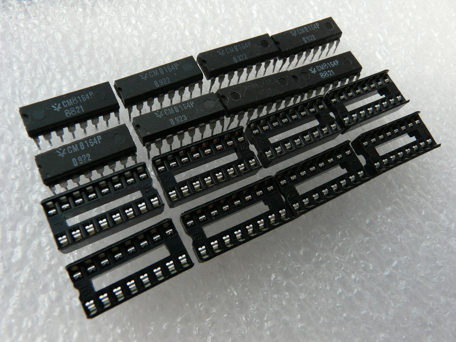 Memory kit - 8 x CM8164P + sockets - DRAM 64kx1 4164 Apple IIe ...