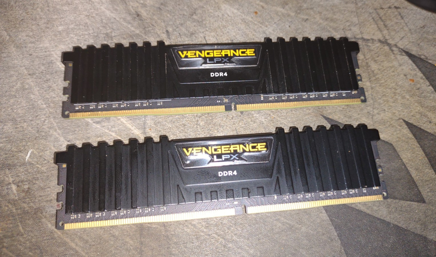 Corsair Vengeance LPX CMK16GX4M2B3200C16 16GB (2x8GB) DDR4 3200MHz CL16 DDR4