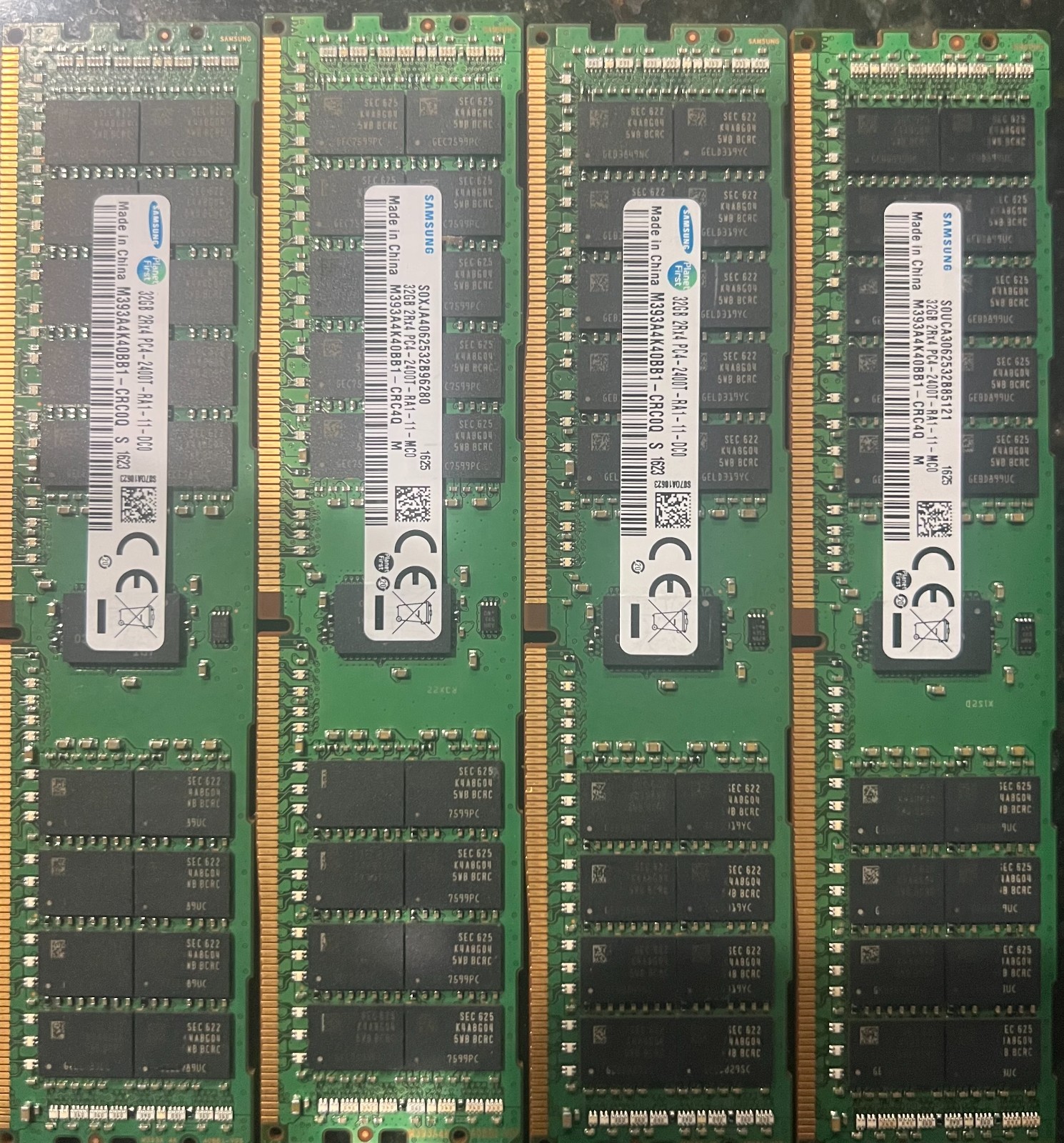 Samsung 32GB  2Rx4 PC4  2400T -RA1-11-MC0 M393A4K0BB1-CRC4Q M  (SET OF 4)