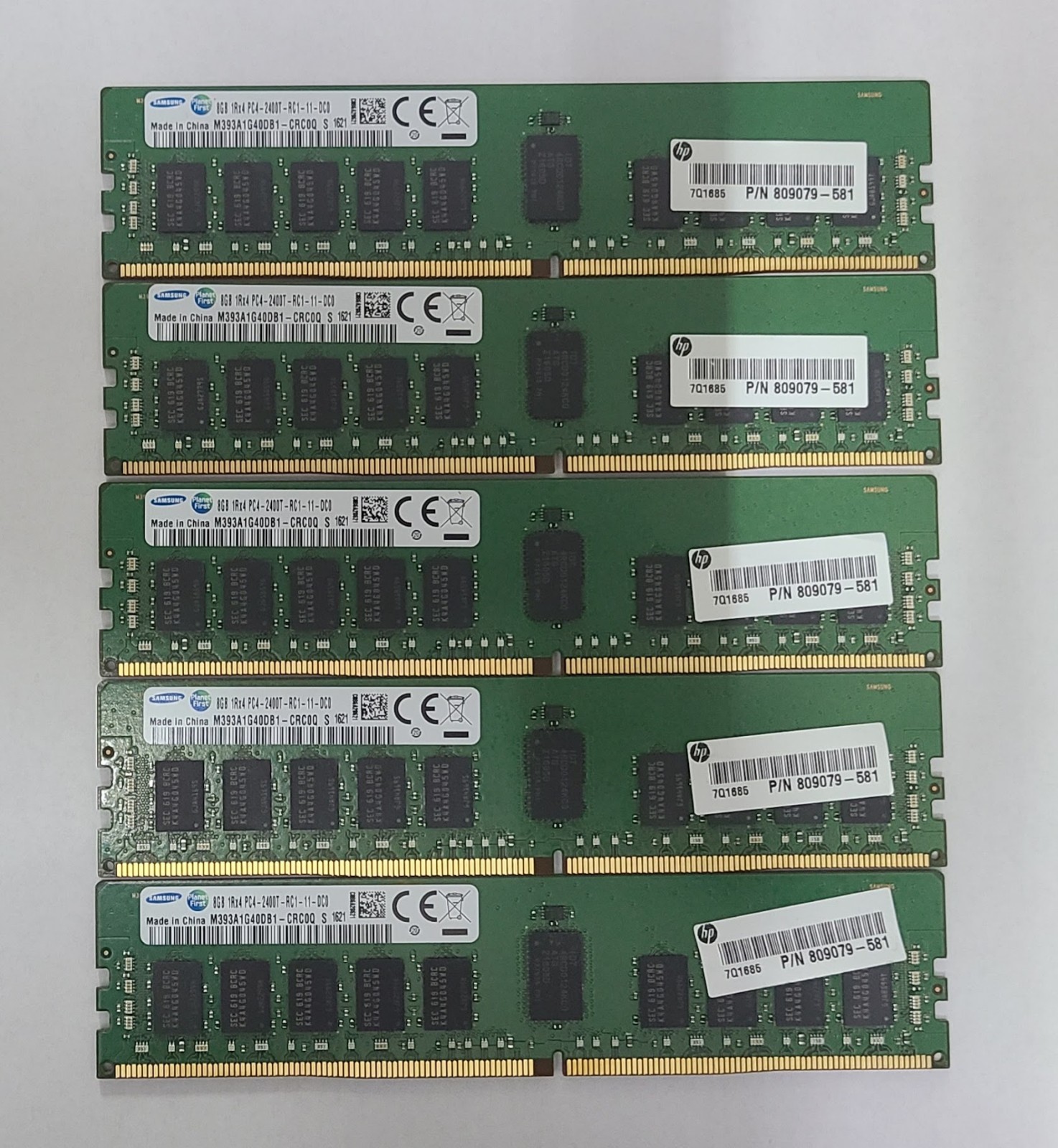 5 x Samsung 8GB 1RX4 PC4-2400T Server Memory M393A1G40DB1-CRC0Q - HP 809079-581