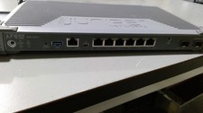 Juniper Networks SRX300 Rev: A Network Switch picture