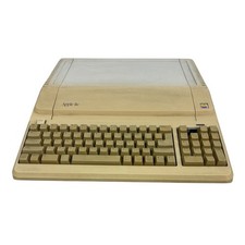 Apple IIe Platinum 128k Computer A2S2128 ~ (Powers On) picture