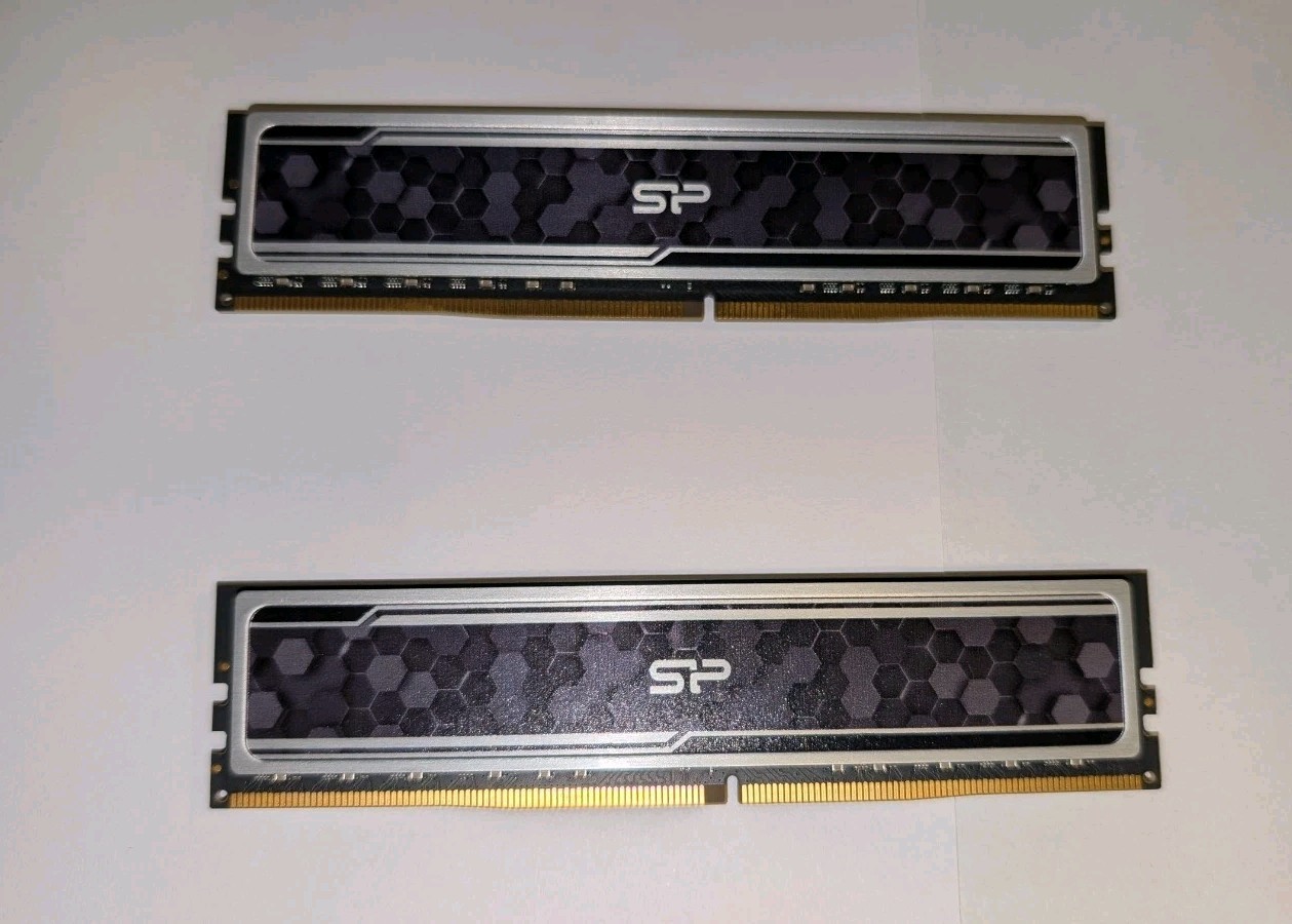 Silicon Power 32GB DDR4-3200 DIMM RAM  - SP032GBLFU320X02