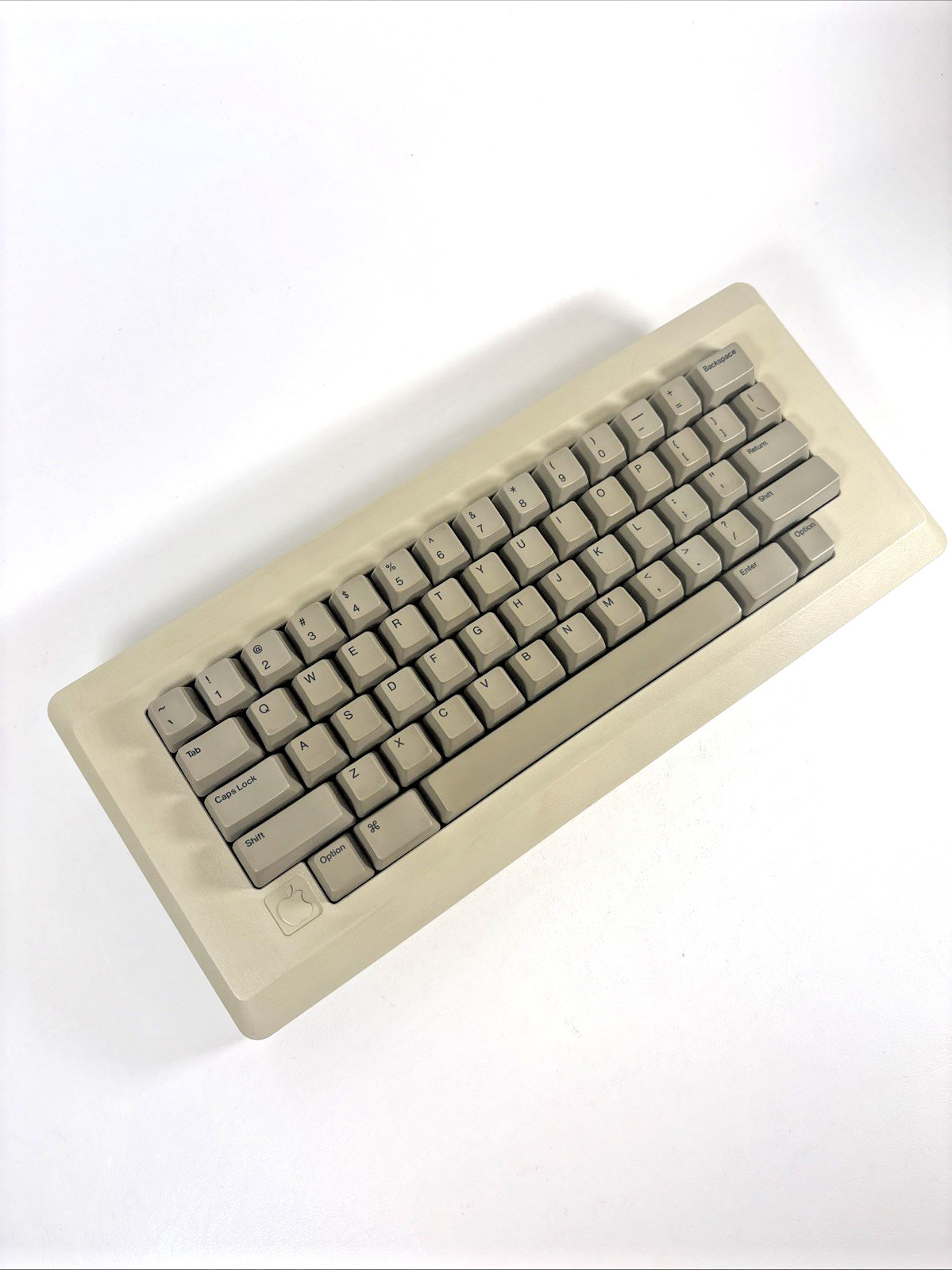 Apple Keyboard for Macintosh 128k 512k Mac Plus RARE Vintage M0110 (010) Apple Keyboard for Macintosh 128k 512k Mac Plus RARE Vintage M0110 (010)