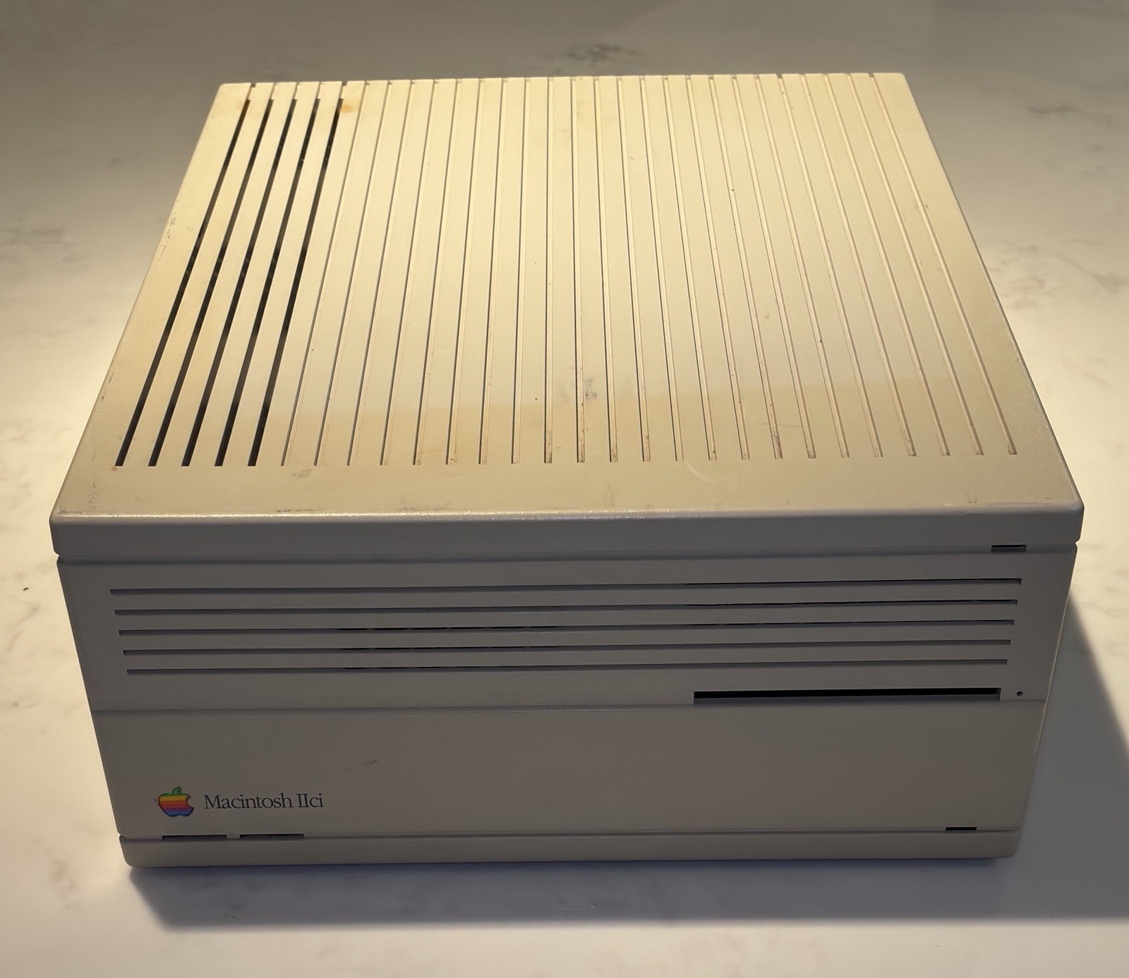 Vintage 1989 APPLE MACINTOSH IIci M5780 Desktop Personal Computer UNTESTED Vintage 1989 APPLE MACINTOSH IIci M5780 Desktop Personal Computer UNTESTED