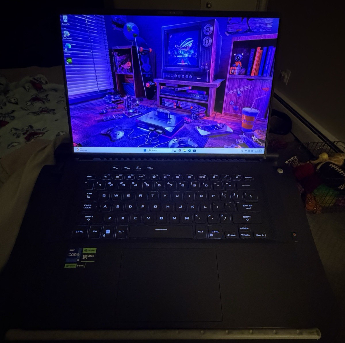 ASUS Zephyrus M16-16” 240Hz QHD+-i9 13900H-16 GB DDR5-1 TB SSD-RTX 4070-GU604VI