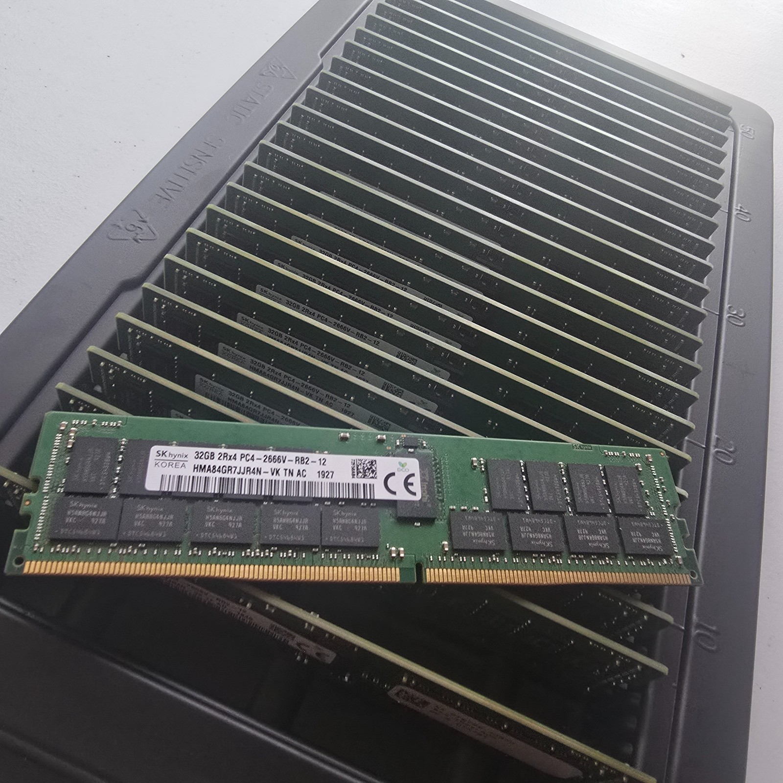 768 GB - Sk Hynix - 24x32GB DDR4 RDIMM Server Memory HMA84GR7JJR4N-VK 768 GB - Sk Hynix - 24x32GB DDR4 RDIMM Server Memory HMA84GR7JJR4N-VK