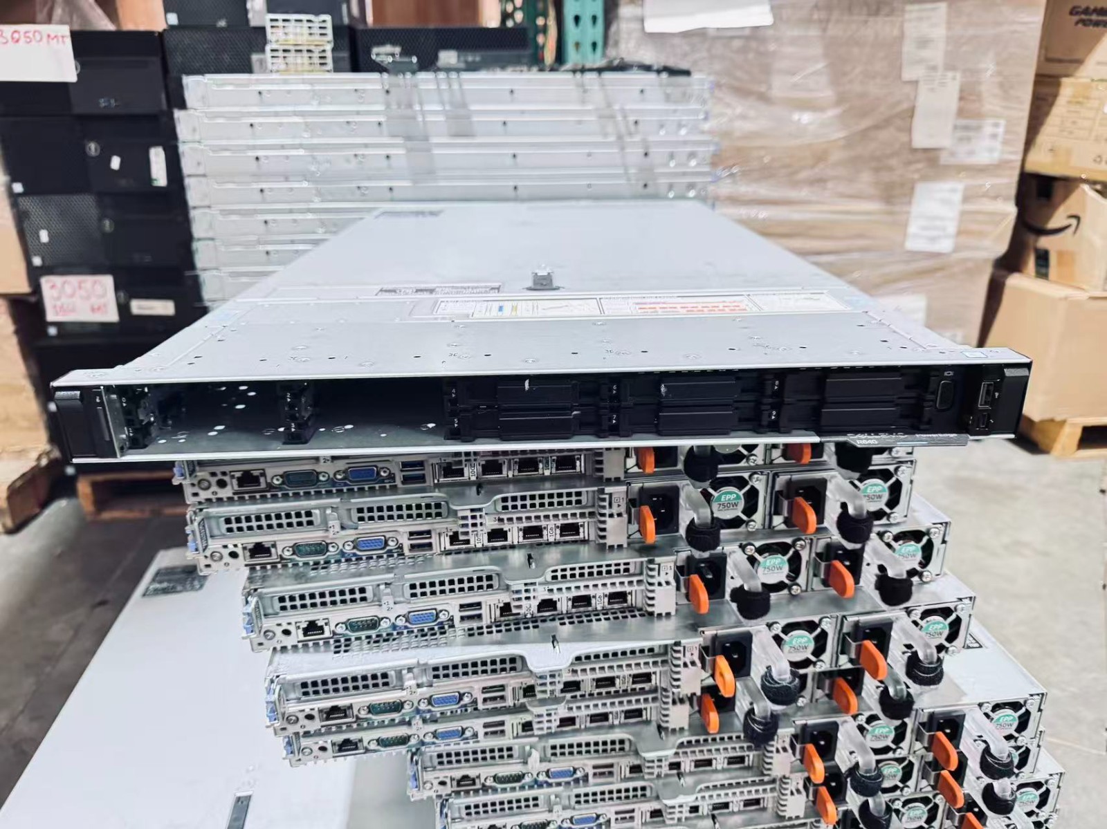 Dell R640 10 Bay SFF Server 2x Xeon Platinum 8173M 56 core H730 750W NO RAM Dell R640 10 Bay SFF Server 2x Xeon Platinum 8173M 56 core H730 750W NO RAM