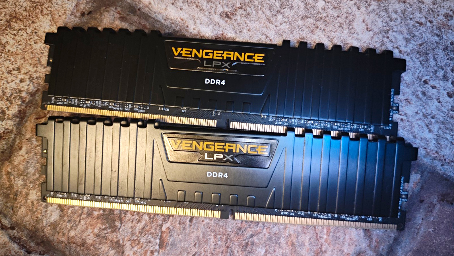 Corsair Vengeance LPX 16GB (2x8GB) DDR4 2133MHz DIMM 288-Pin CMK16GX4M2A2133C13