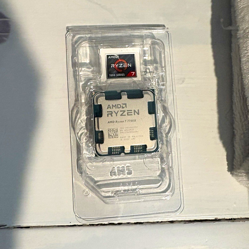 AMD Ryzen 7 7700X 8-Core 4.5GHz CPU Processor Socket AM5 (LGA 1718)