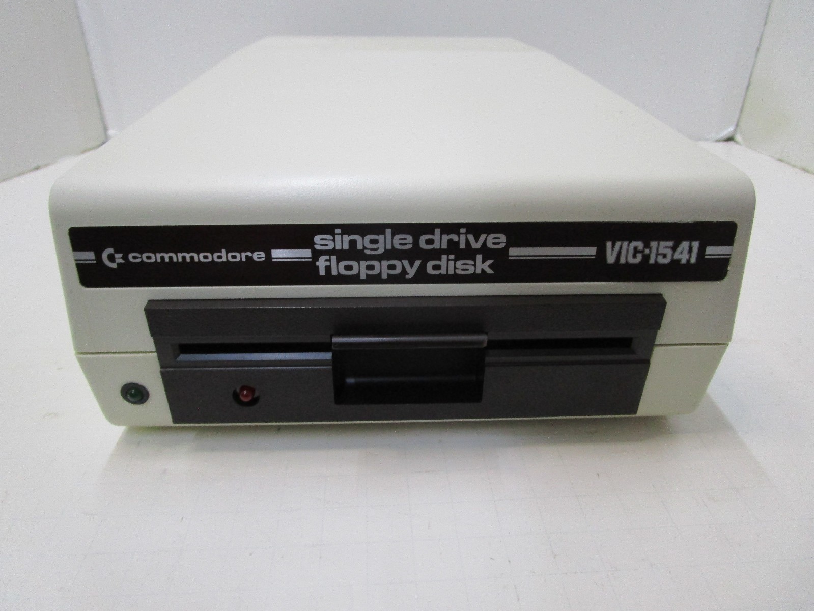 COMMODORE VIC-1541 FLOPPY DRIVE FOR C64 64C VIC-20 PLUS/4 128 TESTD/WRKN LX67 ๐พ COMMODORE VIC-1541 FLOPPY DRIVE FOR C64 64C VIC-20 PLUS/4 128 TESTD/WRKN LX67 ๐พ