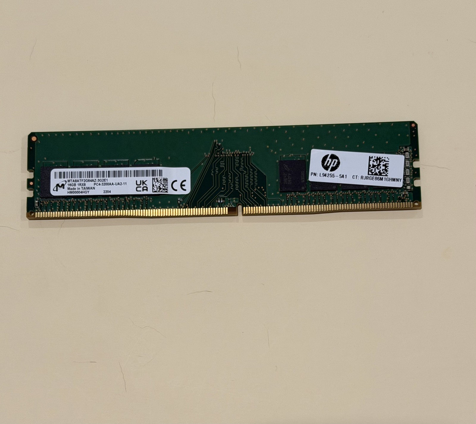 16GB Micron MTA8ATF2G64AZ-3G2E1 3200MHz DDR4 UDIMM Memory
