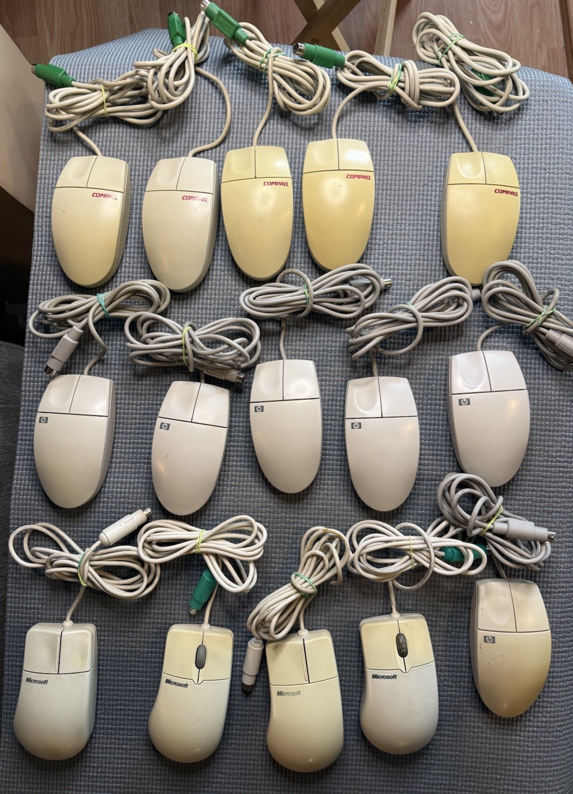 Vintage Ball Mouse Lot Bulk Bundle - Compaq, HP, Microsoft- PS/2 Serial:UNTESTED Vintage Ball Mouse Lot Bulk Bundle - Compaq, HP, Microsoft- PS/2 Serial:UNTESTED