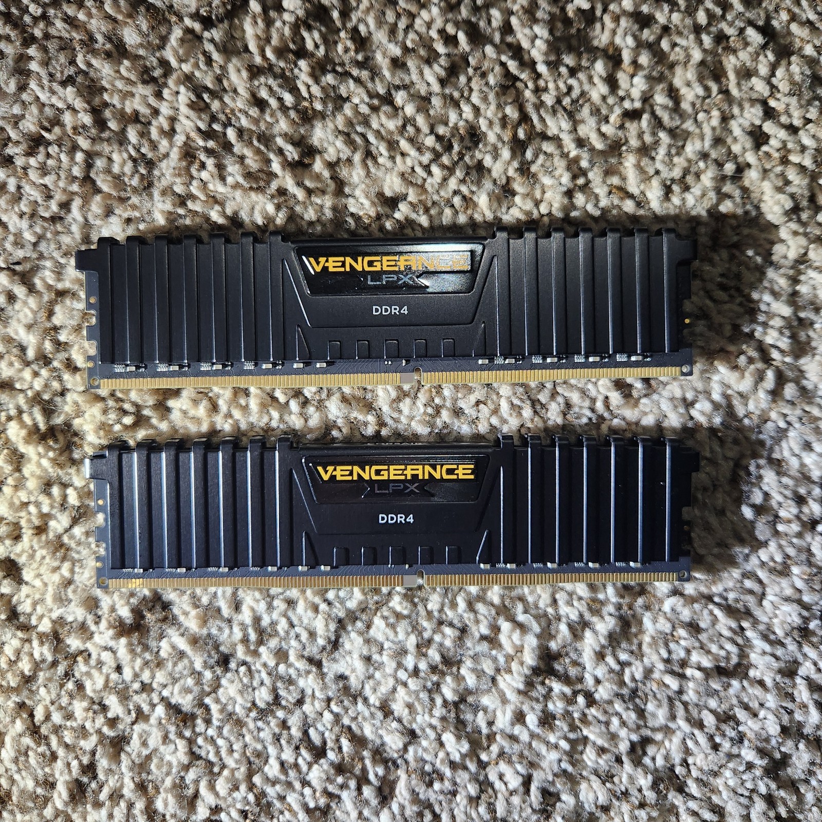 64GB (2 X 32GB) Corsair Vengeance LPX PC4-25600 (DDR4-3200) Memory... 64GB (2 X 32GB) Corsair Vengeance LPX PC4-25600 (DDR4-3200) Memory...