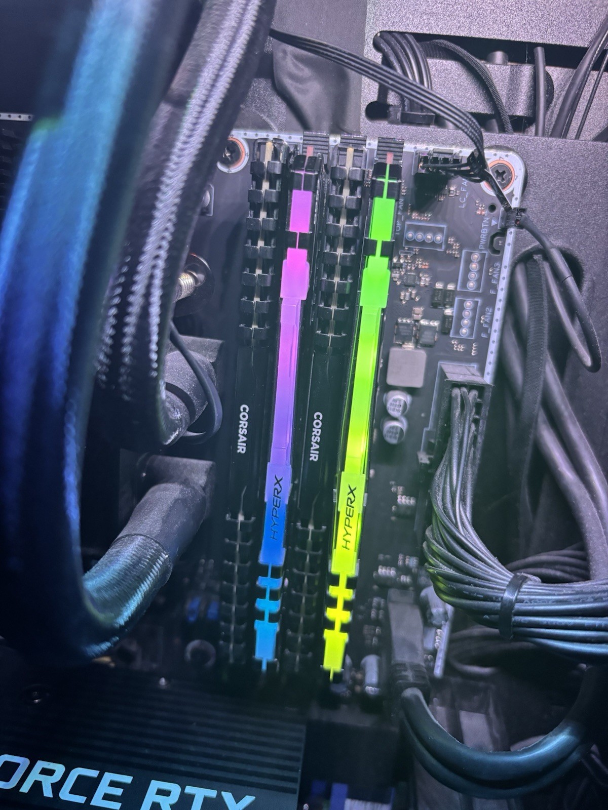 HP HyperX Fury 16GB (2x8GB) DDR4-3733 RAM 3733MHz HP37D4U1S8ME-8XR HP HyperX Fury 16GB (2x8GB) DDR4-3733 RAM 3733MHz HP37D4U1S8ME-8XR