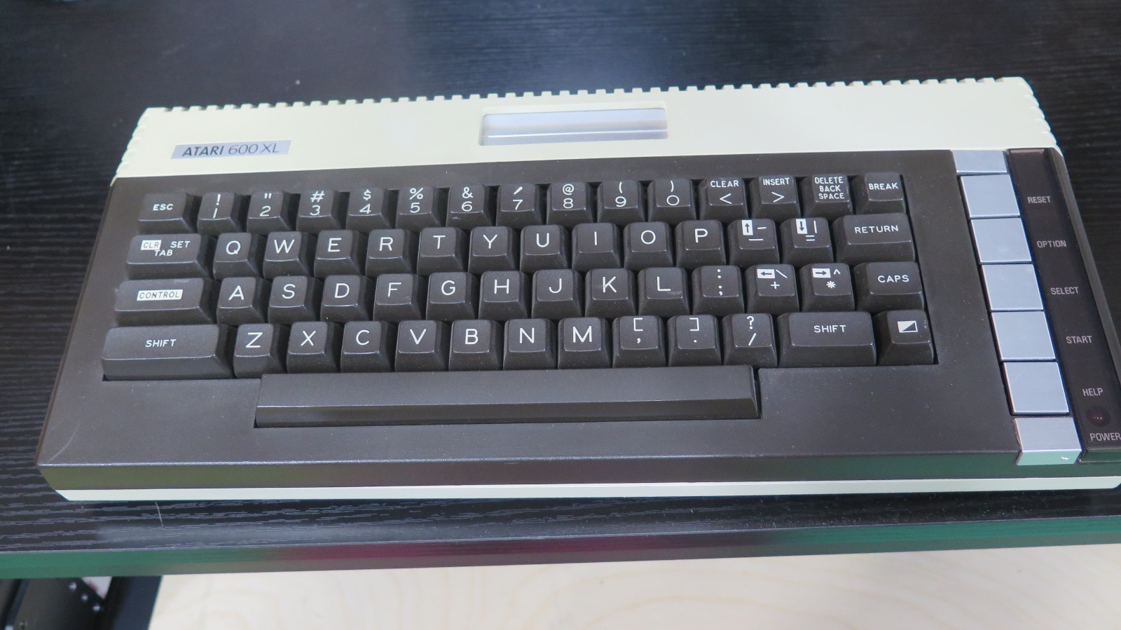 Atari 600XL Home Computer System w/Original Box and Four Computer Novels