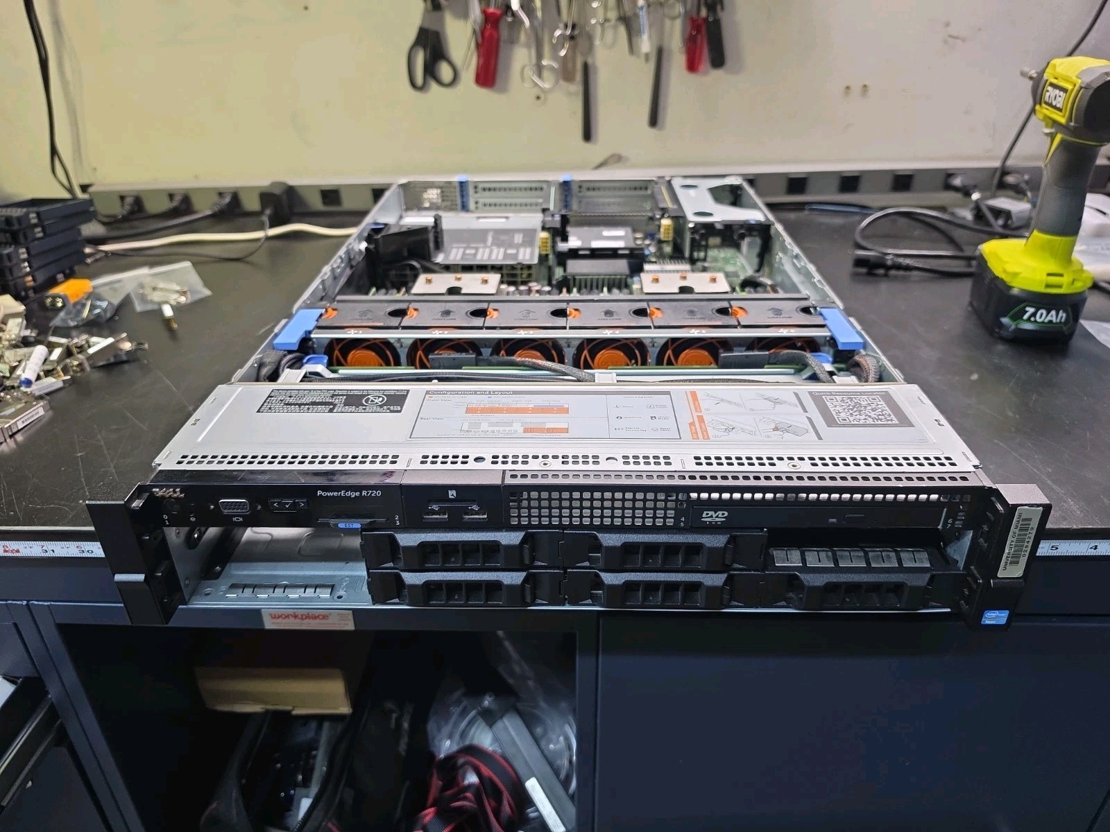 Dell PowerEdge R720 Server 2× Xeon E5-2670 2.6GHz 126GB RAM RAID iDRAC Dell PowerEdge R720 Server 2× Xeon E5-2670 2.6GHz 126GB RAM RAID iDRAC