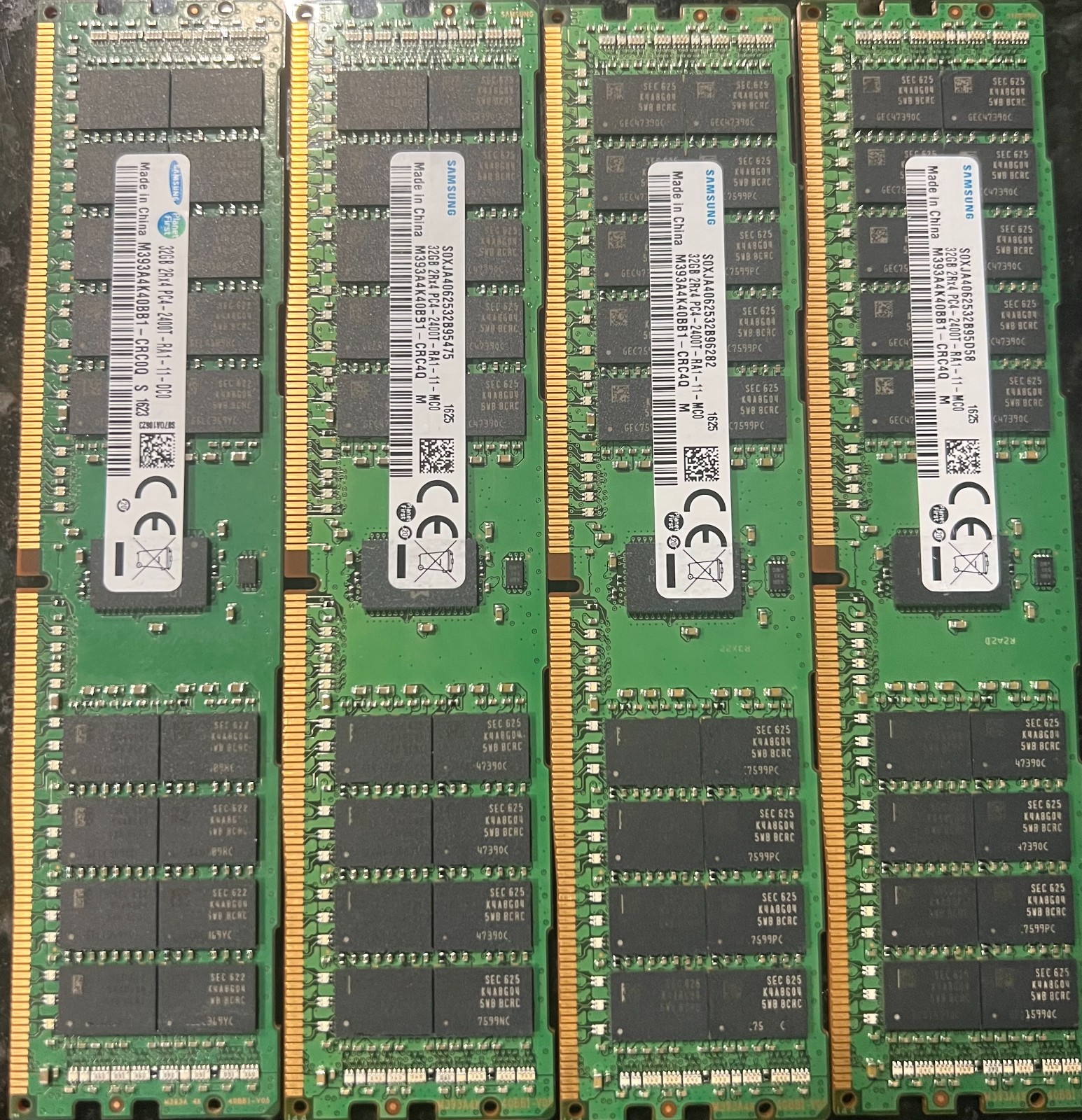 Samsung 32GB 2Rx4 PC4 2400T -RA1-11-MC0 M393A4K0BB1-CRC4Q M (SET OF 4) Samsung 32GB 2Rx4 PC4 2400T -RA1-11-MC0 M393A4K0BB1-CRC4Q M (SET OF 4)
