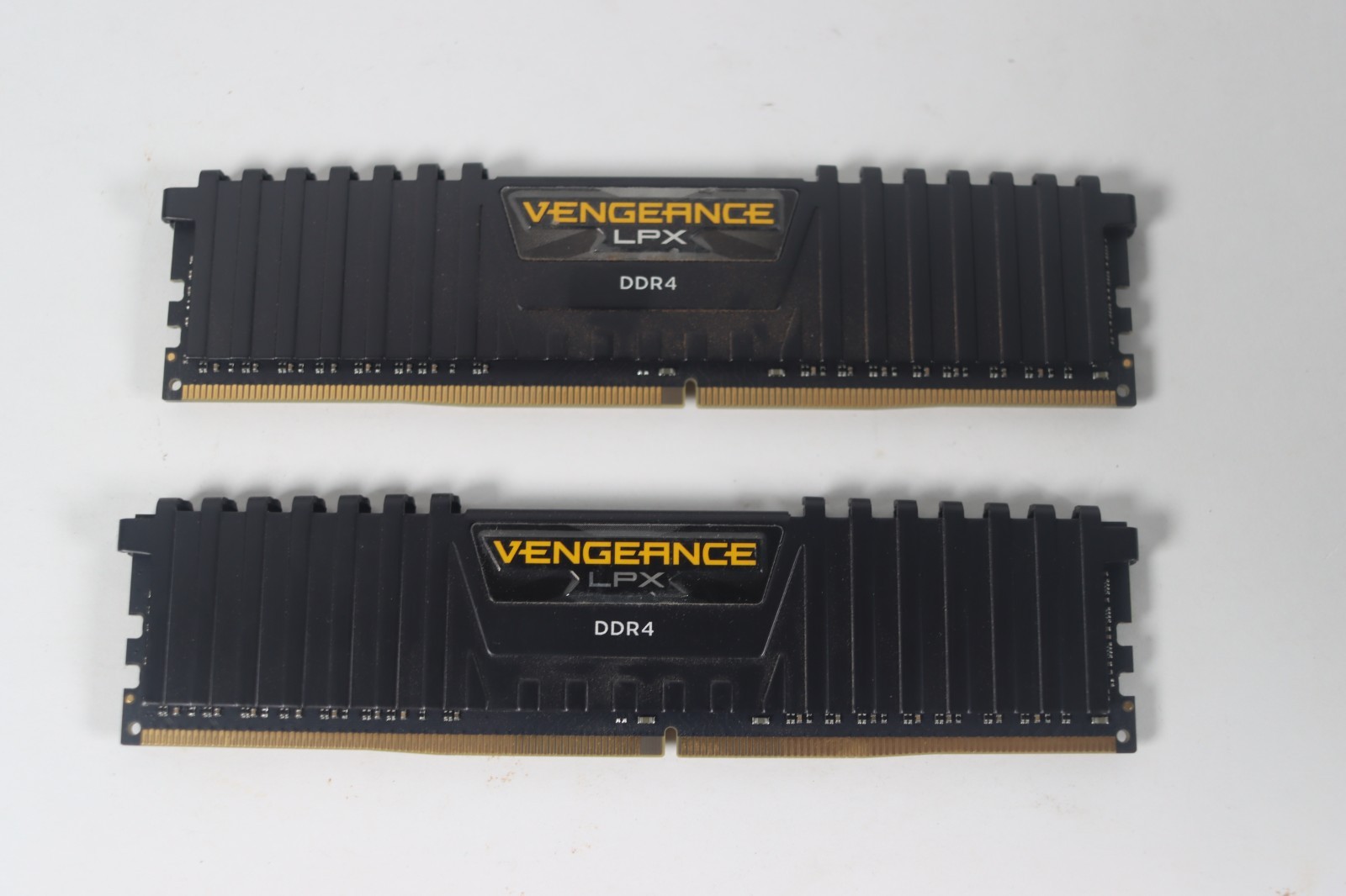 Corsair Vengeance LPX 32GB (2x16GB) DDR4-3200 CL16 RAM CMK32GX4M2E3200C16 Corsair Vengeance LPX 32GB (2x16GB) DDR4-3200 CL16 RAM CMK32GX4M2E3200C16