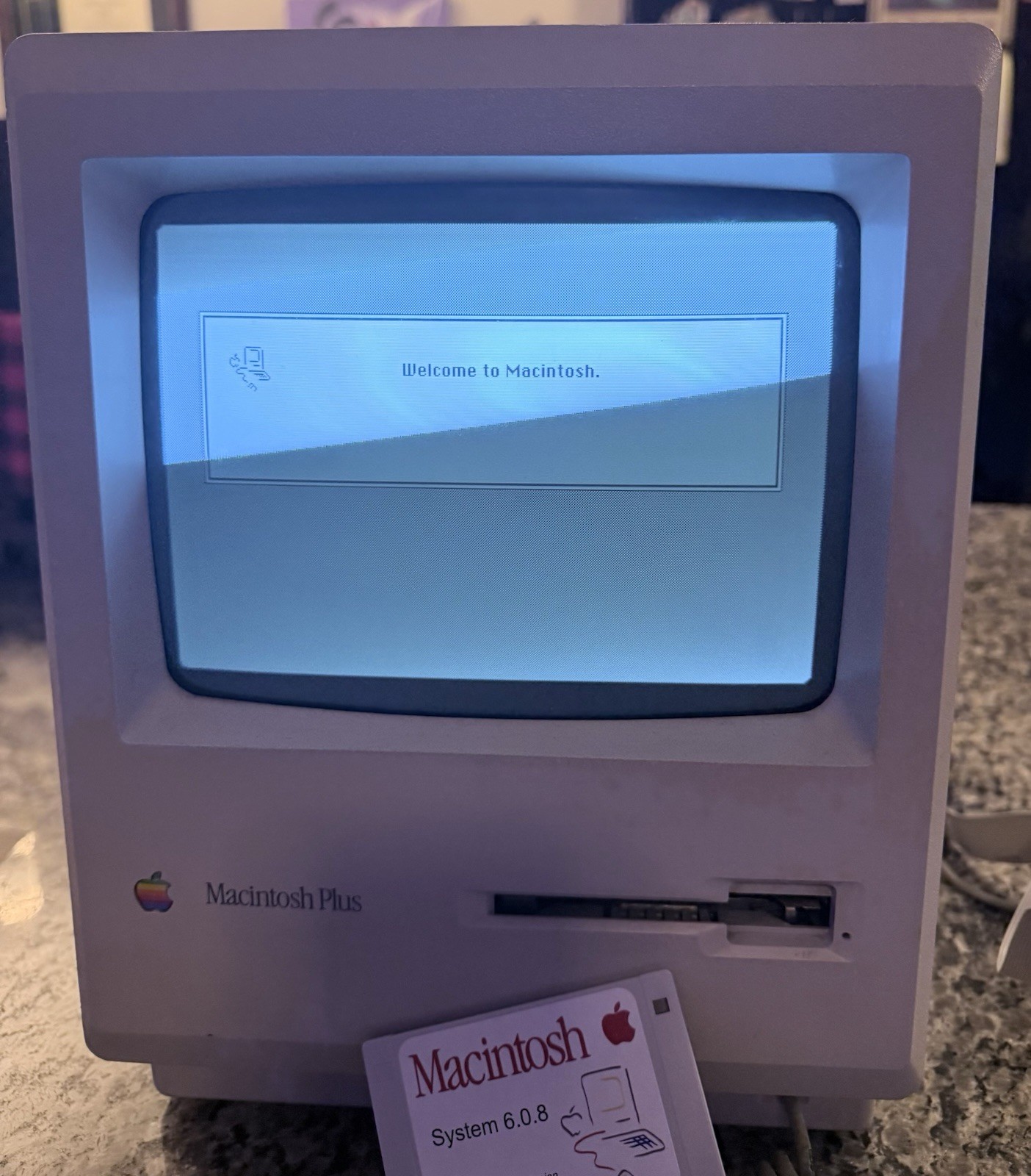Apple Macintosh Plus Vintage Desktop Computer Keyboard/Mouse M0001A Working Apple Macintosh Plus Vintage Desktop Computer Keyboard/Mouse M0001A Working