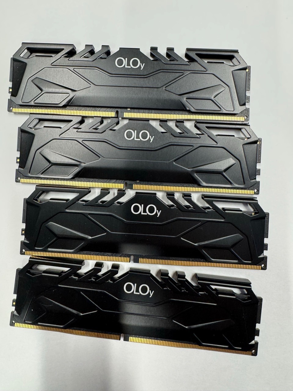 Used OLOy 32GB 4x8GB DDR4-3000 CL16 PC4-24000 Desktop RAM MD4U083016BJDA C