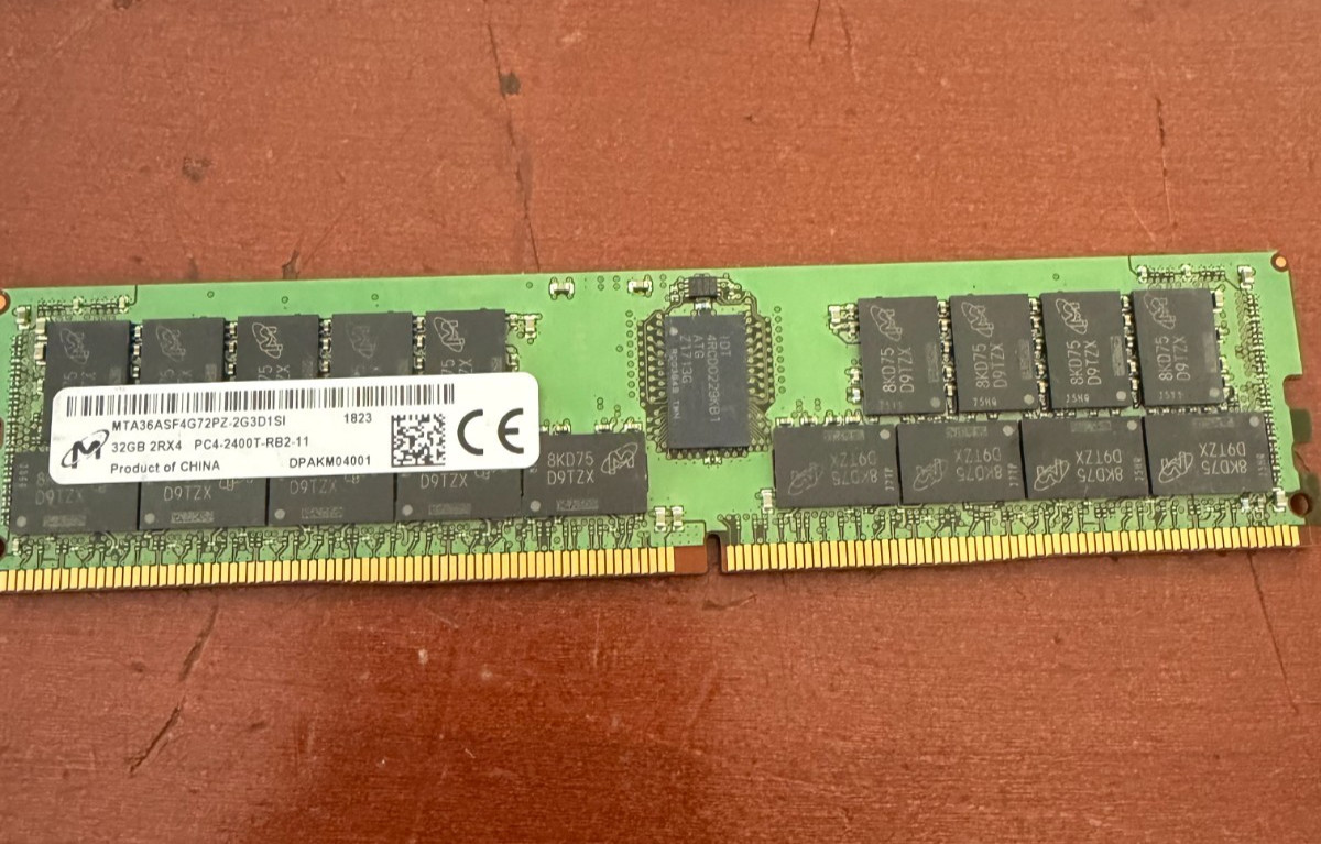 MTA36ASF4G72PZ-2G3B1 Micron 32GB (1x32GB) 2RX4 PC4-2400T DDR4 Server Memory