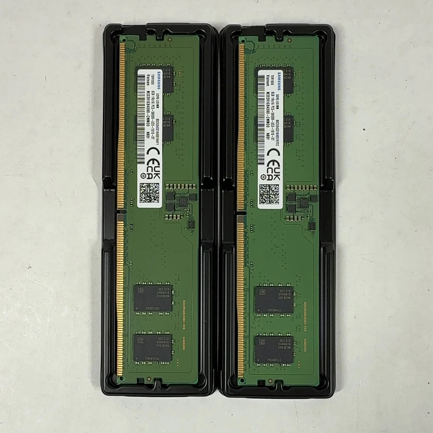 Samsung M323r1gb4db0 16GB (2x8GB) RAM DDR5 5600MHz M323R1GB4DB0-CWMOD