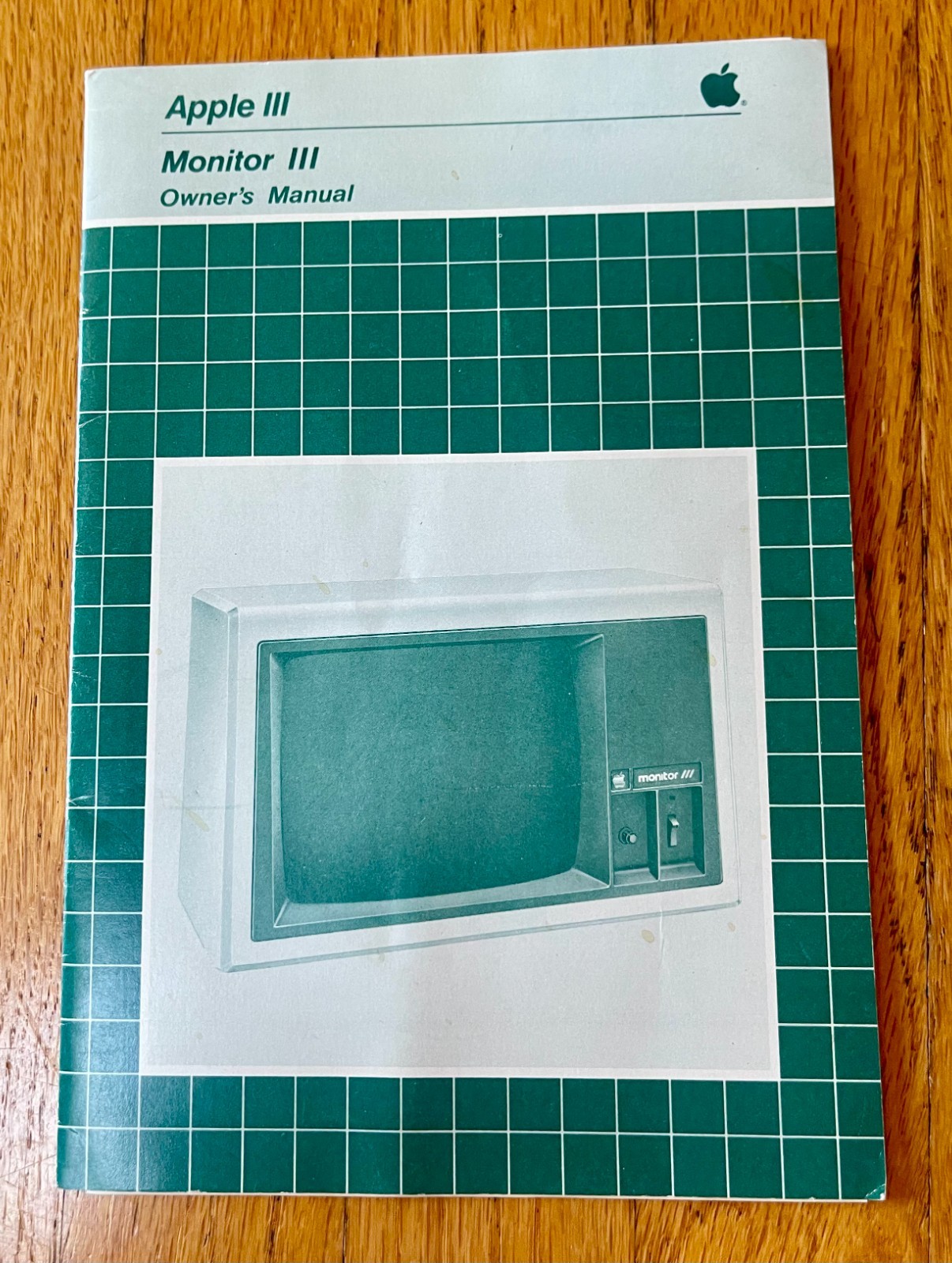 Vintage 1981 Apple III Monitor III Owner’s Manual Apple Computer Inc. Vintage 1981 Apple III Monitor III Owner’s Manual Apple Computer Inc.