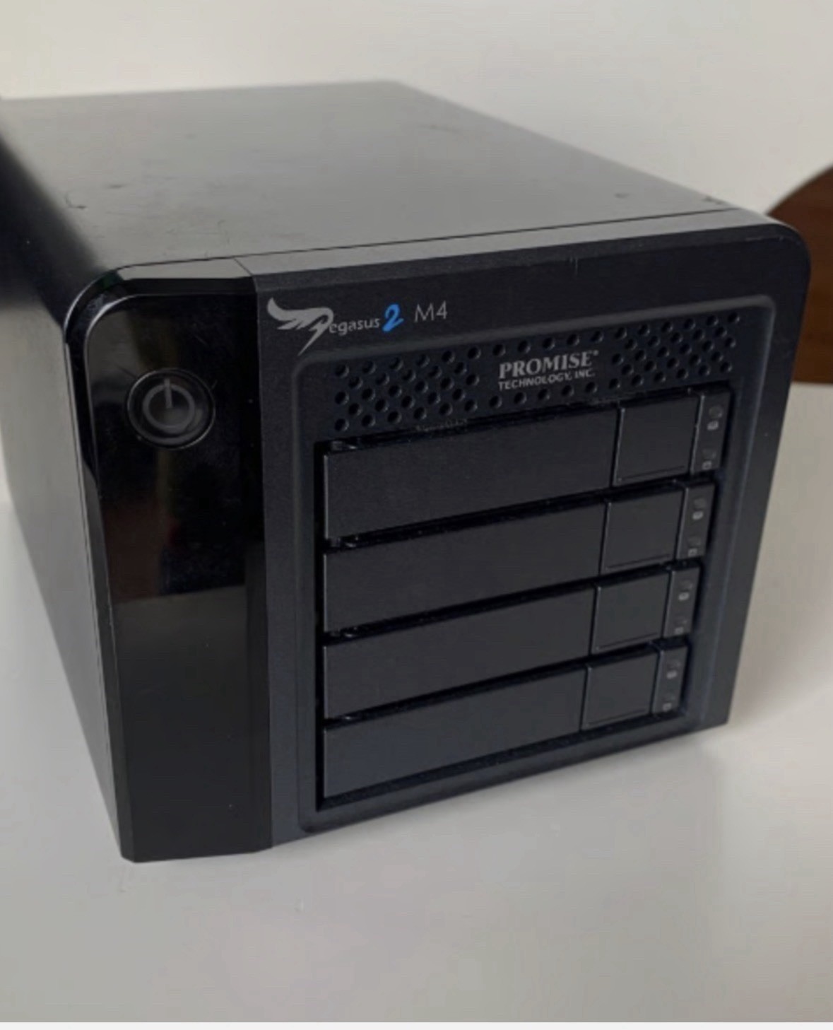 Promise Pegasus2 M4 DAS Array - 4 x 2.5\