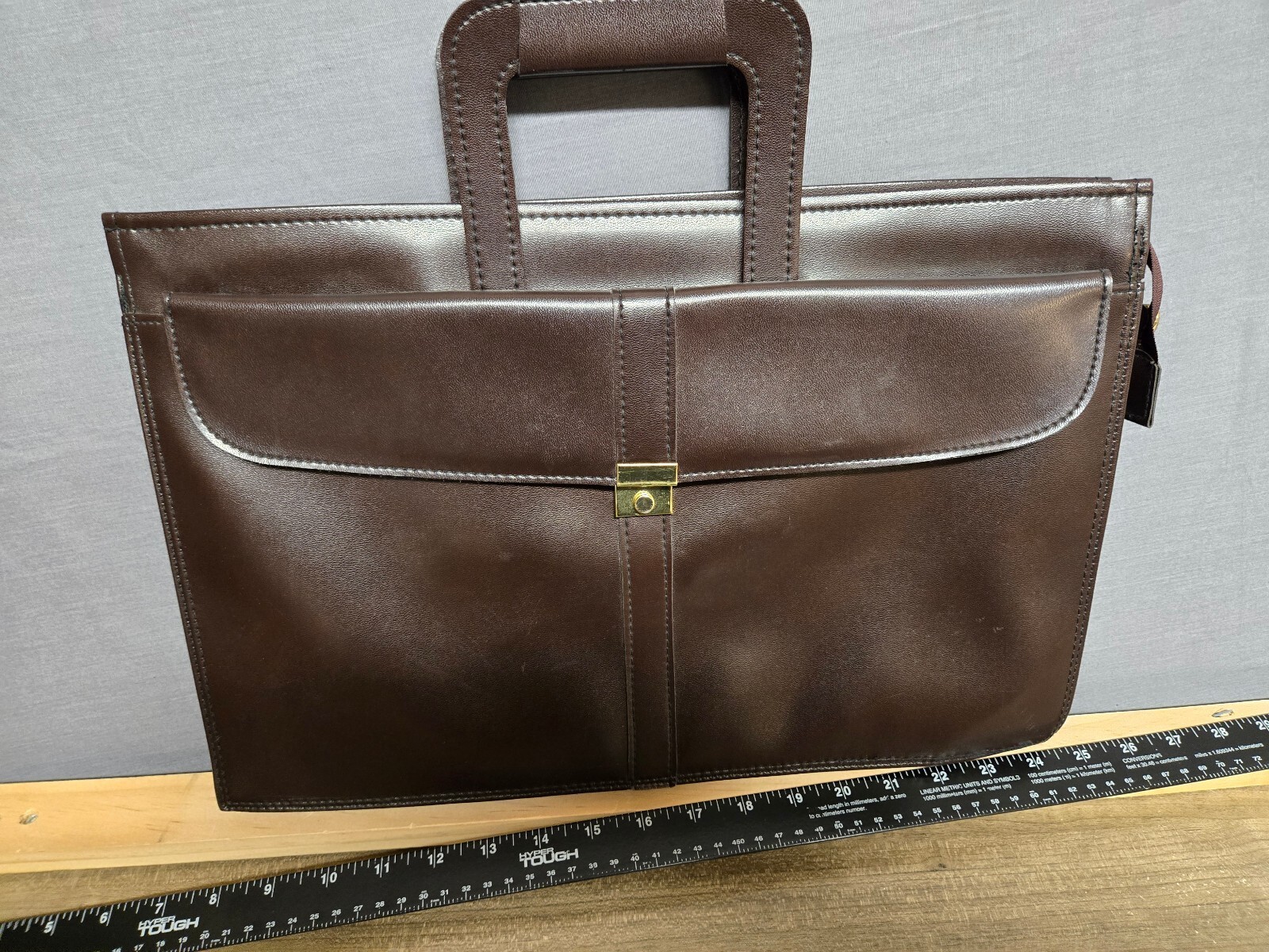 Vintage Brown faux leather briefcase laptop bag Vintage Brown faux leather briefcase laptop bag