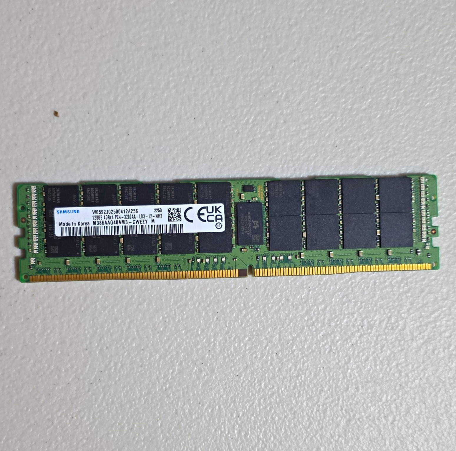 Samsung 128GB (1x128GB) DDR4-3200 PC4-3200AA RDIMM 288-Pin ECC Reg