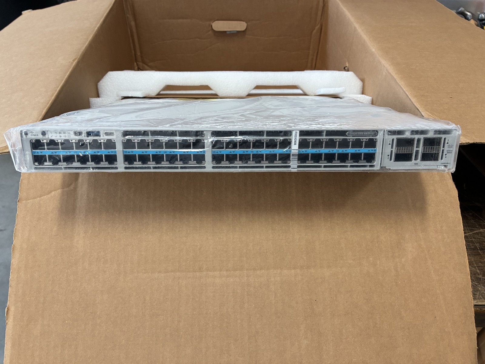 New Cisco C9300X-48HX-A 48x 10G mGig UPoE Network Advantage Switch C9300X-NM-4C New Cisco C9300X-48HX-A 48x 10G mGig UPoE Network Advantage Switch C9300X-NM-4C