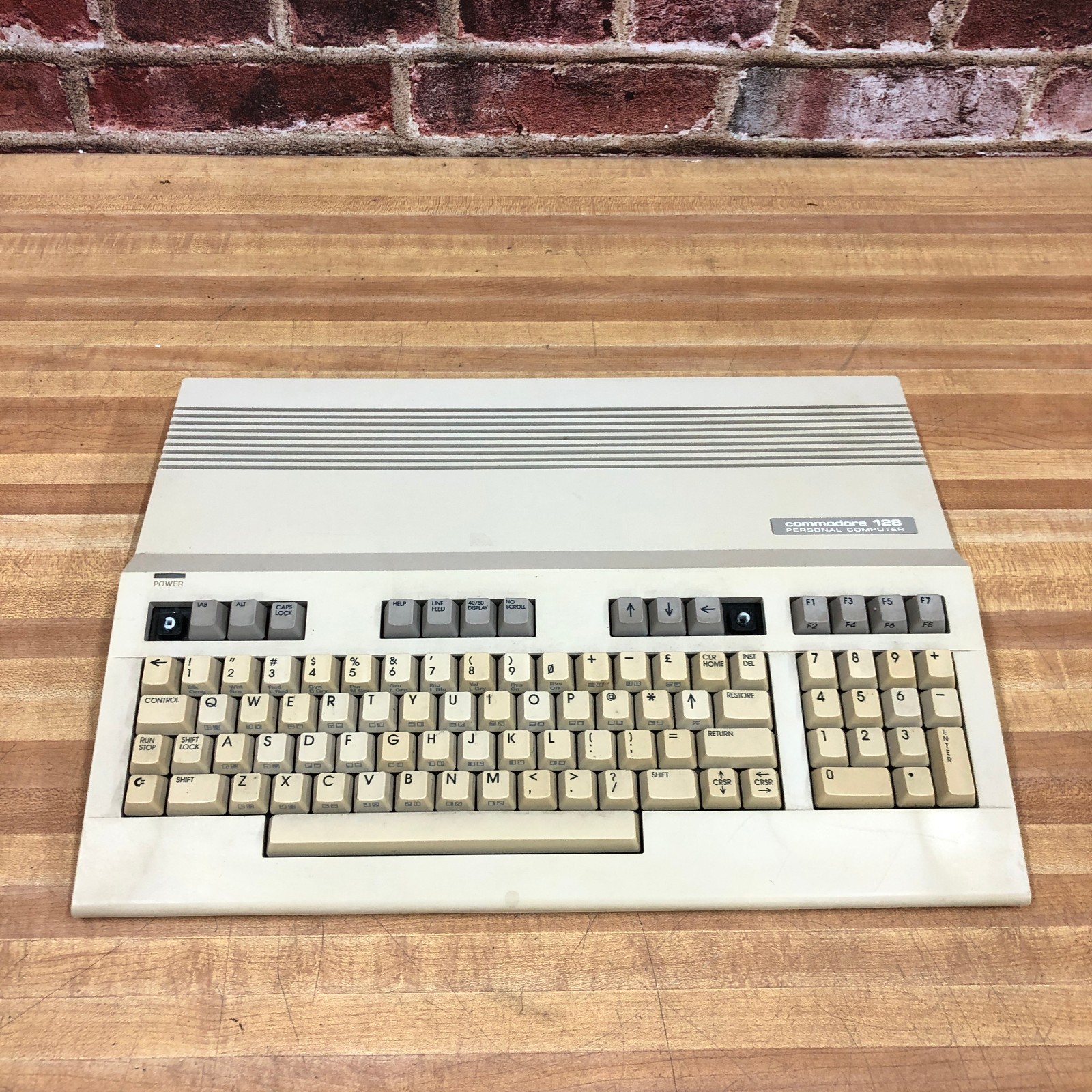 Vintage Commodore 128 C128 Personal Computer For Parts/No Power Supply Vintage Commodore 128 C128 Personal Computer For Parts/No Power Supply